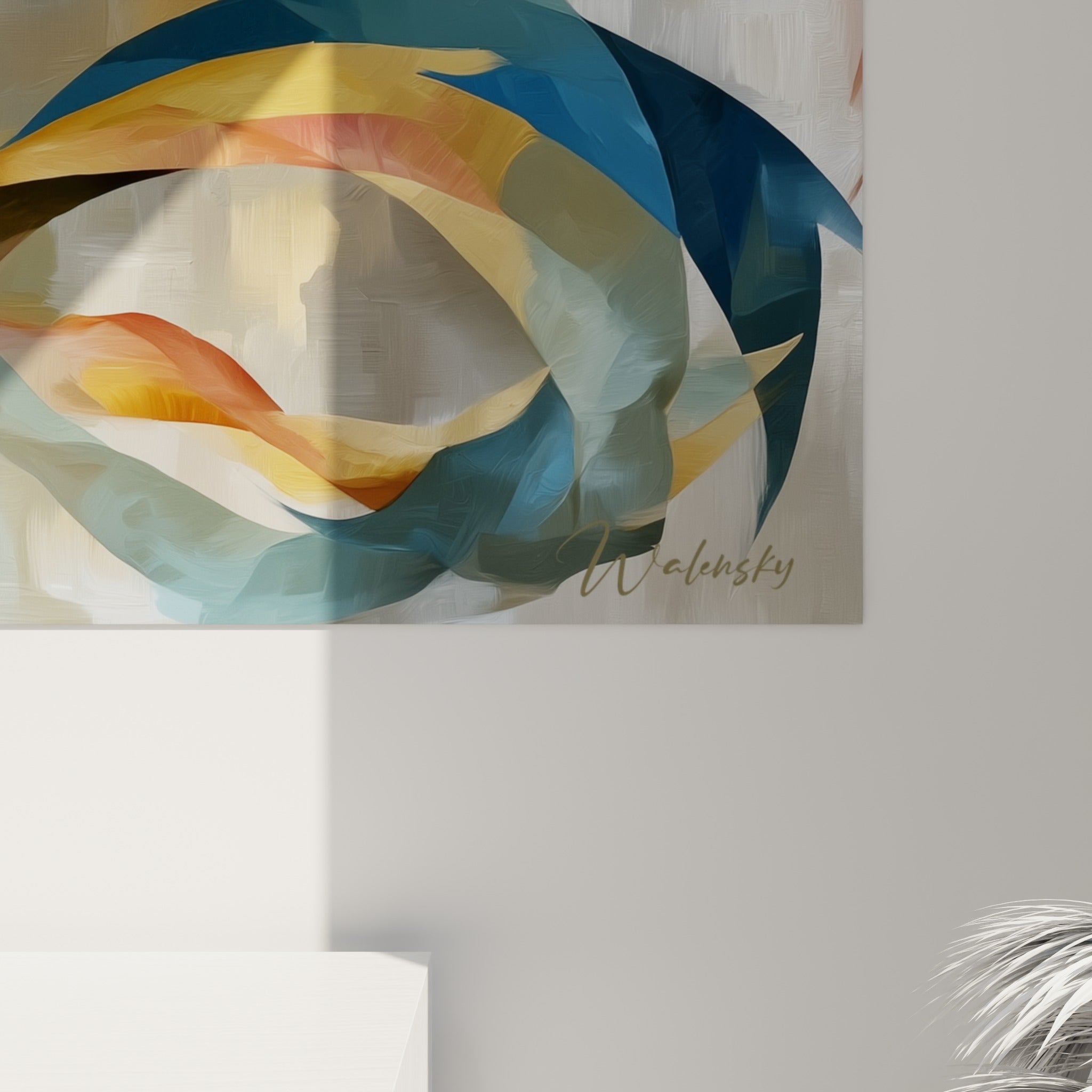 Empâtements dorés et bleu profond visibles sur la toile, matière texturée en gros plan
