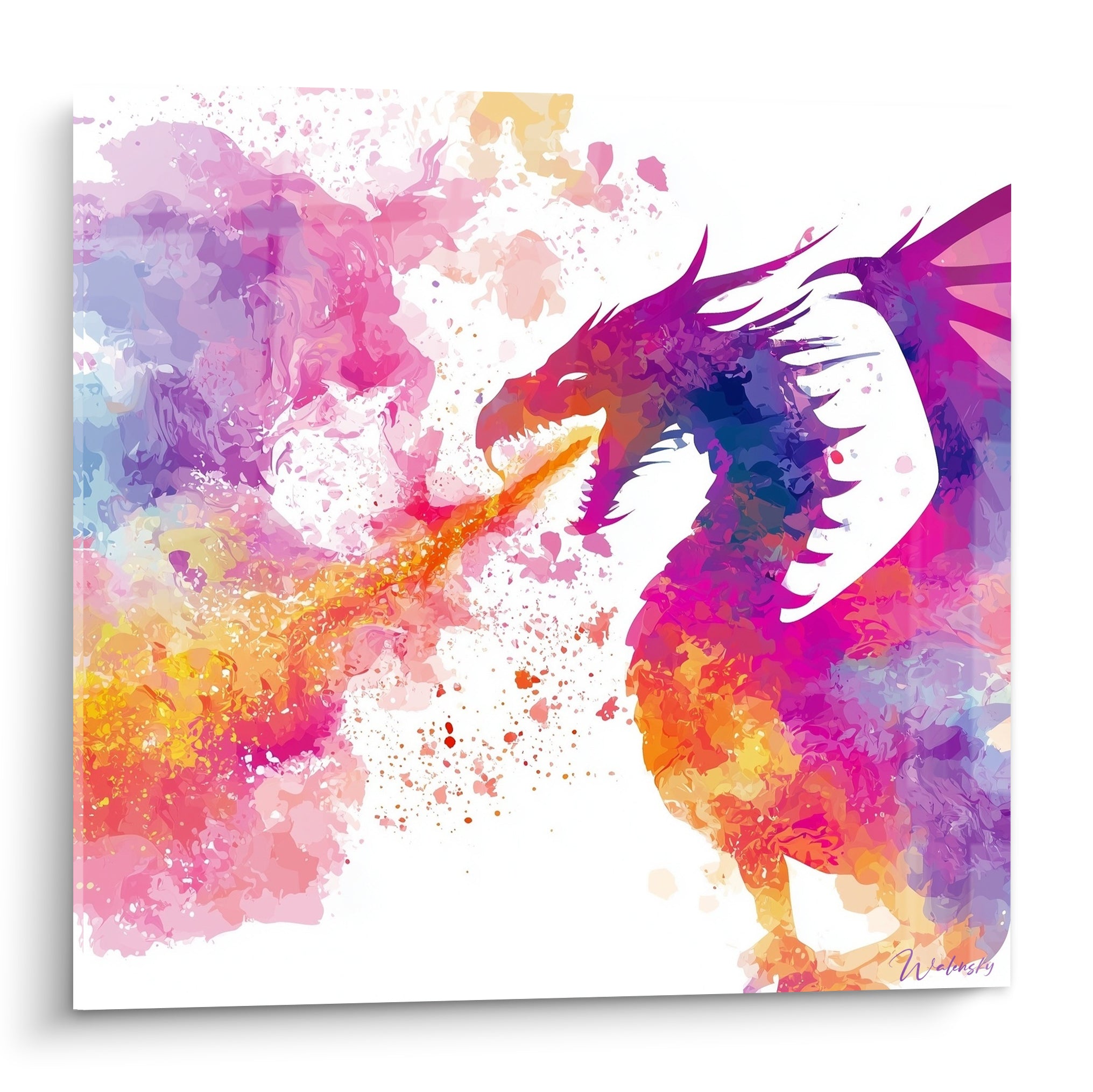 Dragon violet et orangé crachant des flammes, composition aquarelle sur fond blanc éclaté