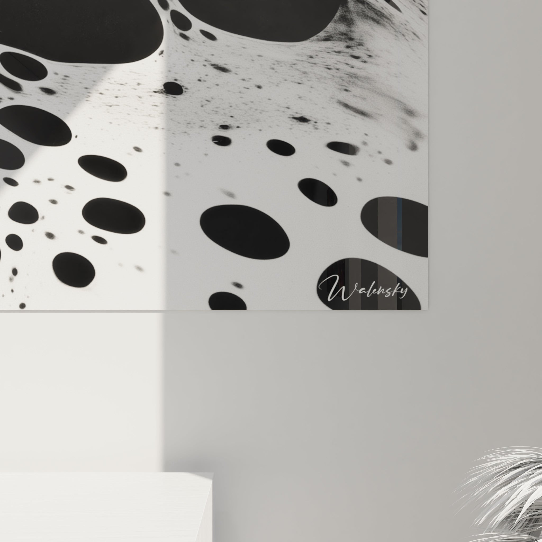 Tableau tacheté noir et blanc de Walensky avec motifs modernes sur fond clair