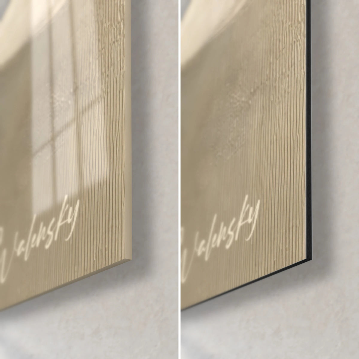 Wall art Pilat dune in beige painting, bottom-right corner: glossy glass on the left, matte black Dibond aluminium on the right