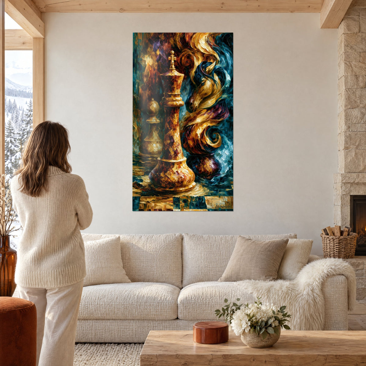 Tableau roi d'échecs doré aux éclats ambre et bleu turquoise, cavalier en tourbillon, au-dessus d'un canapé dans un salon lumineux