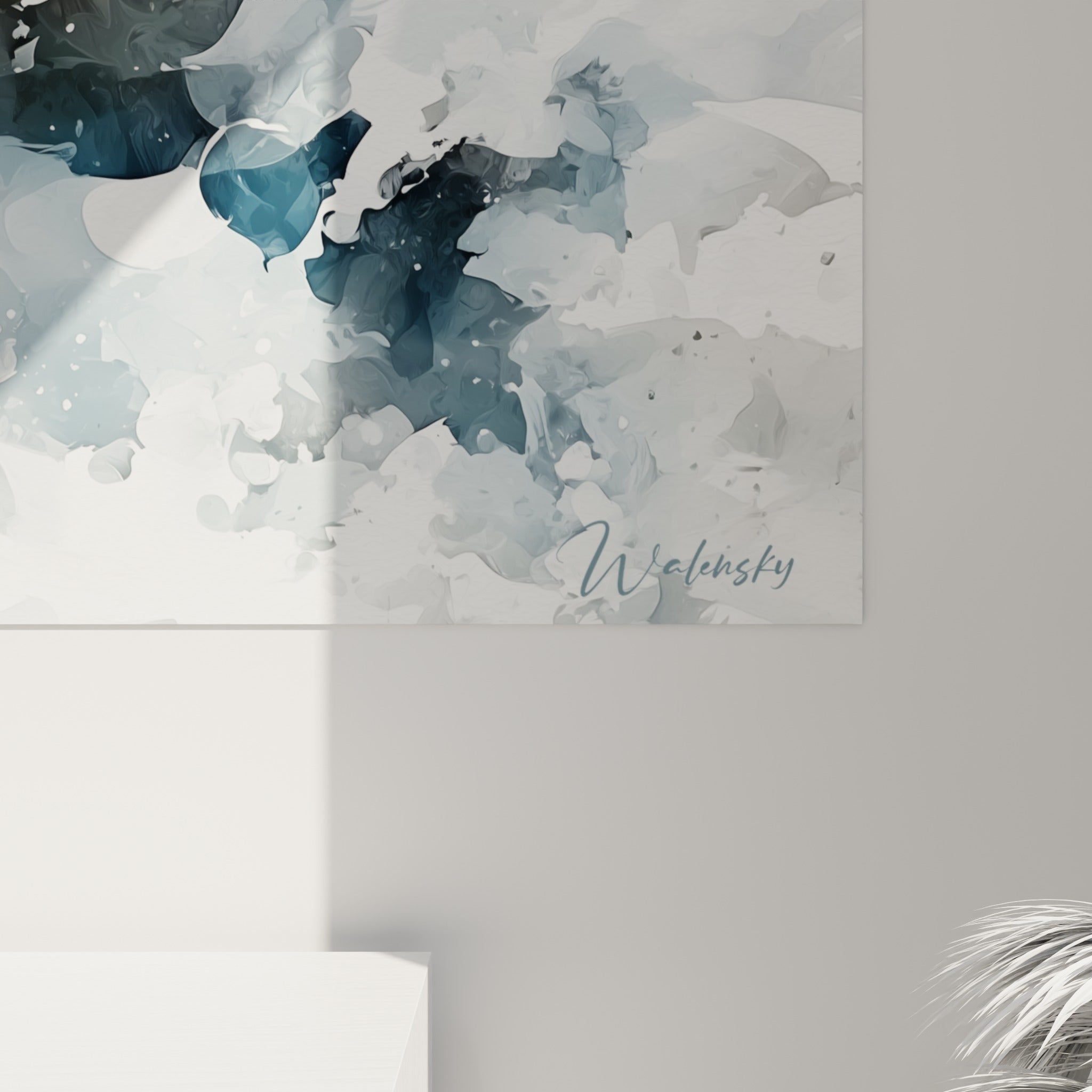 Grain de l'aquarelle visible sur les éclaboussures noires et les touches grises du damier peint