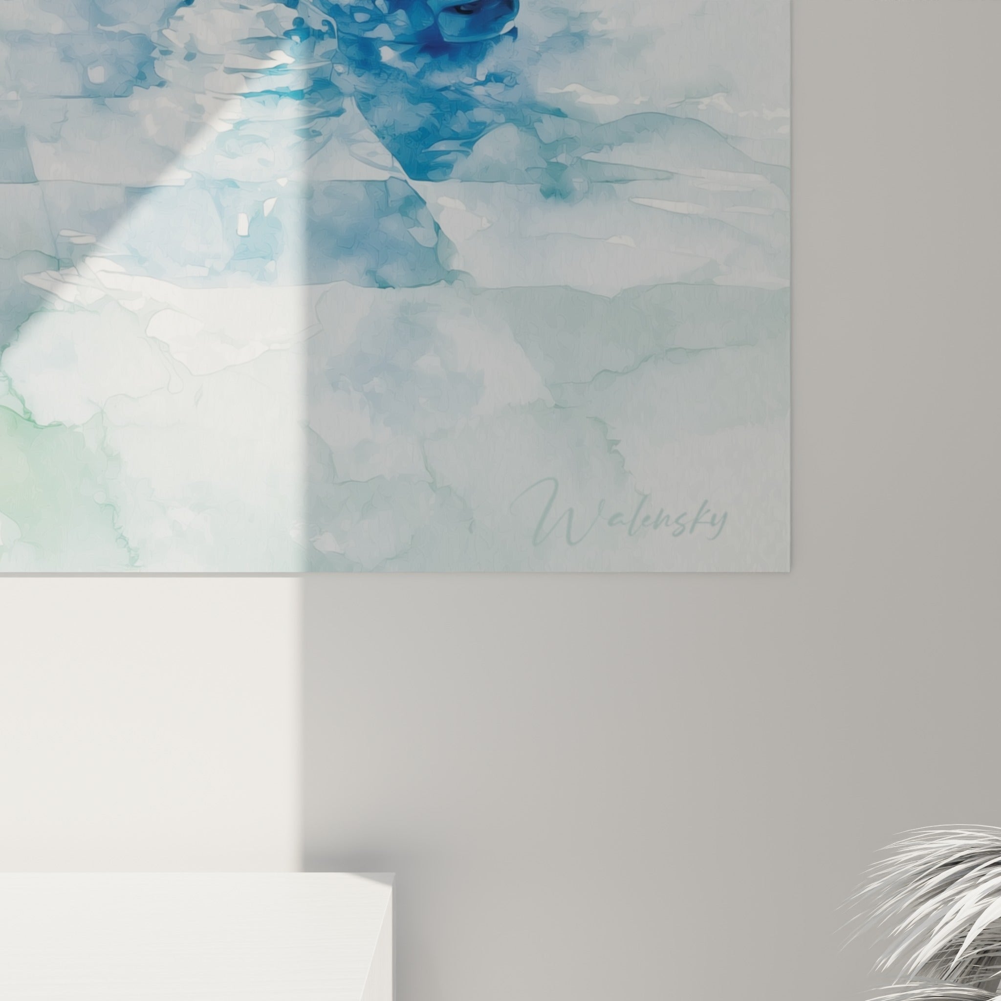 Empâtements et coulures bleu marine se mêlant au vert sauge sur la toile d'échecs vue de près