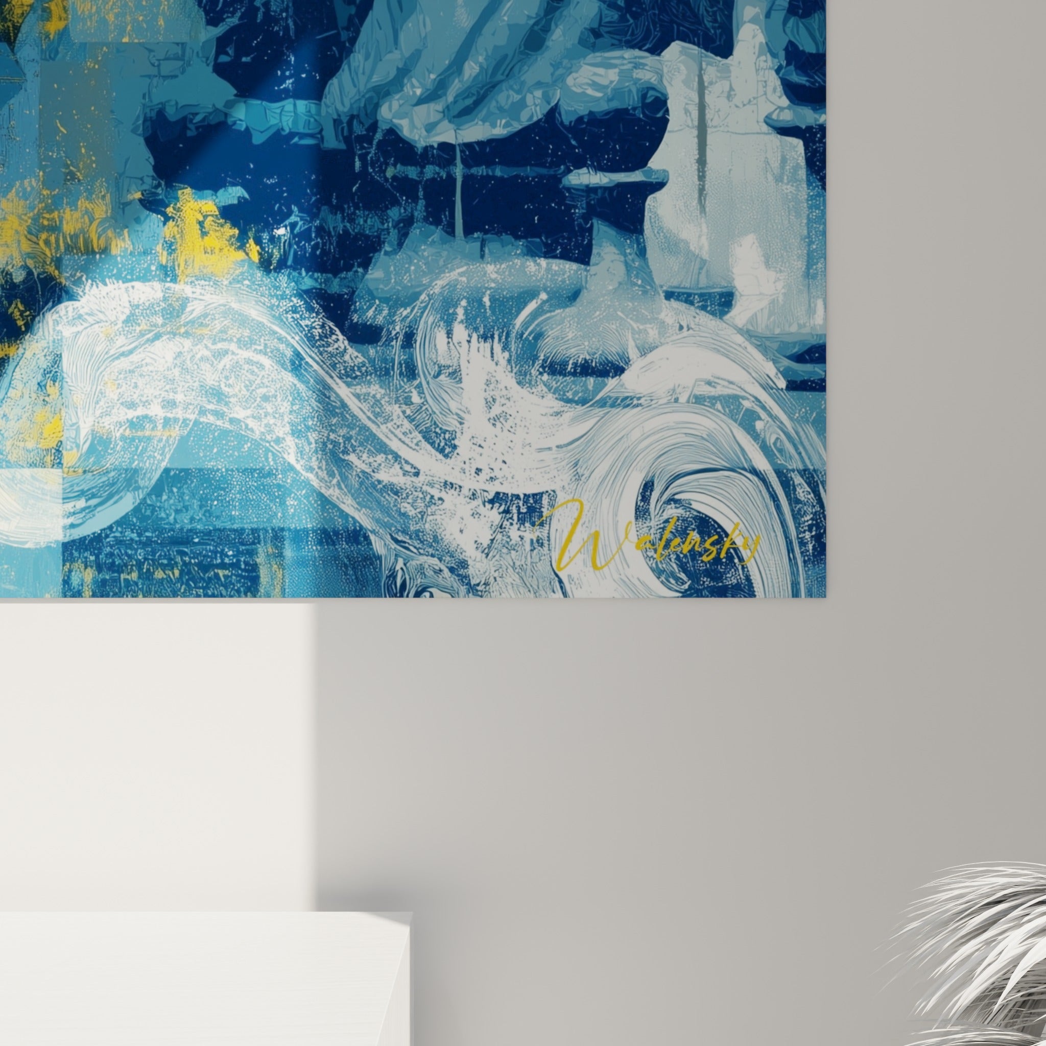 Détail du damier bleu marine et jaune ocre laissant voir la texture picturale du tableau échecs