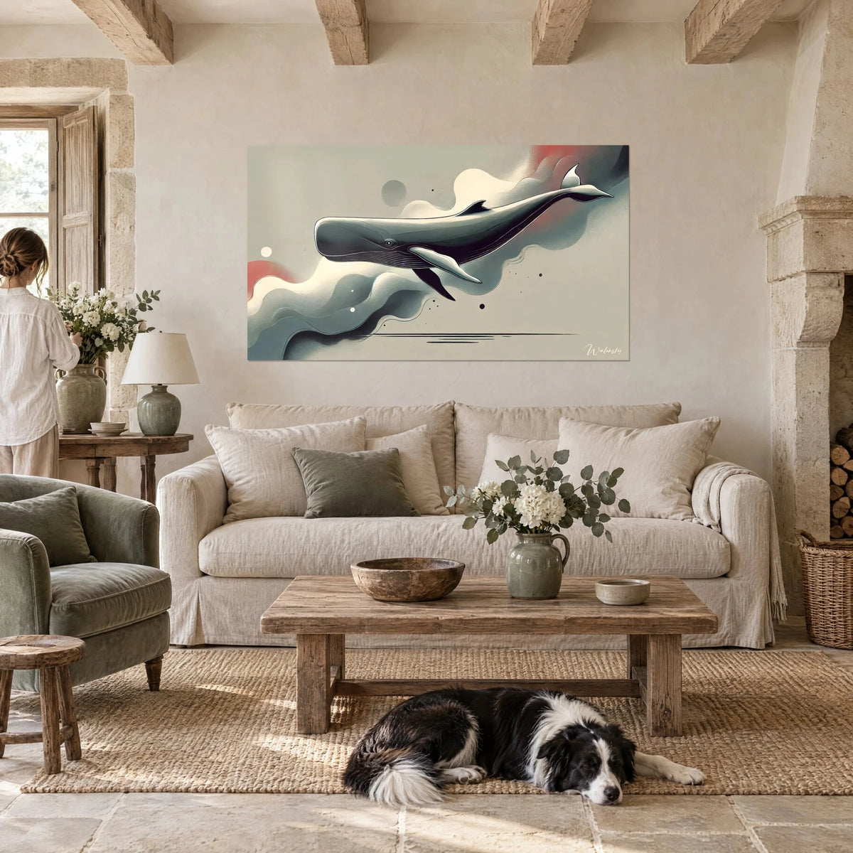 Gemälde Pottwal in Schiefergrau schwebend zwischen cremefarbenen und korallenroten Wirbeln, Collie liegend, über einem Sofa in einem hellen Wohnzimmer