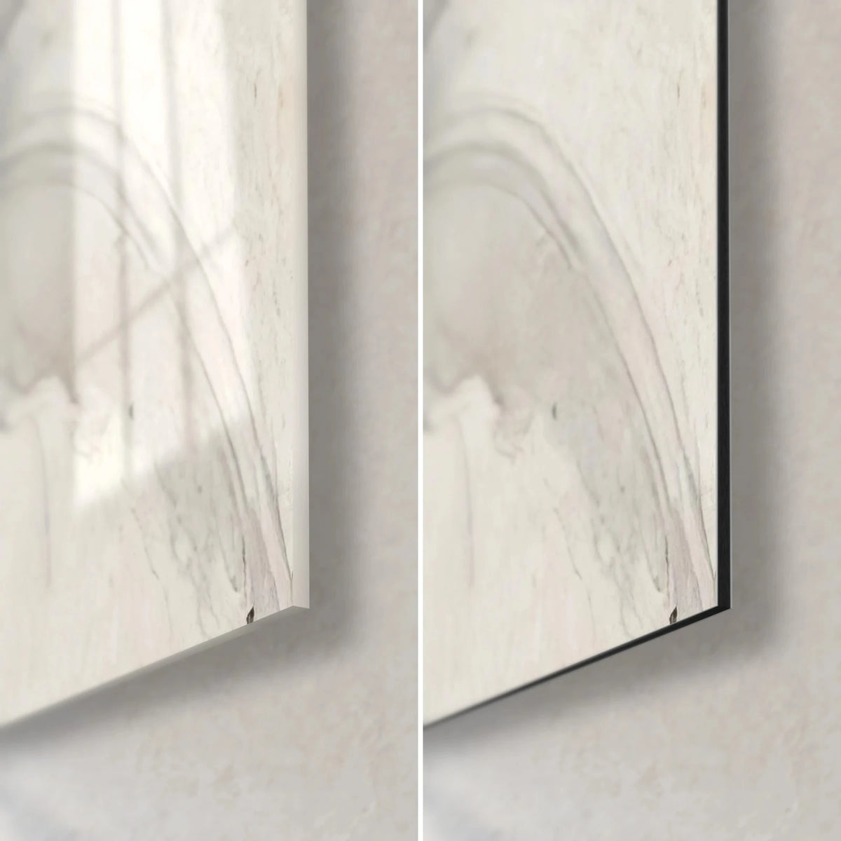 Quadro donna in ombra blu notte, angolo in basso a destra: vetro acrilico lucido con riflessi, Dibond opaco grigio chiaro, bordo nero di 3 mm