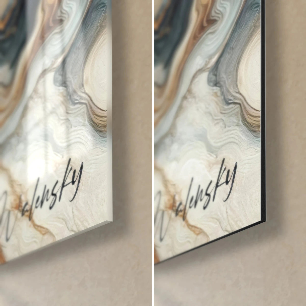Schilderij met abstracte agaat in crème, zwart en oker, rechtsonder hoek, glanzende reflecties van het glas en 3 mm mat zwart Dibond