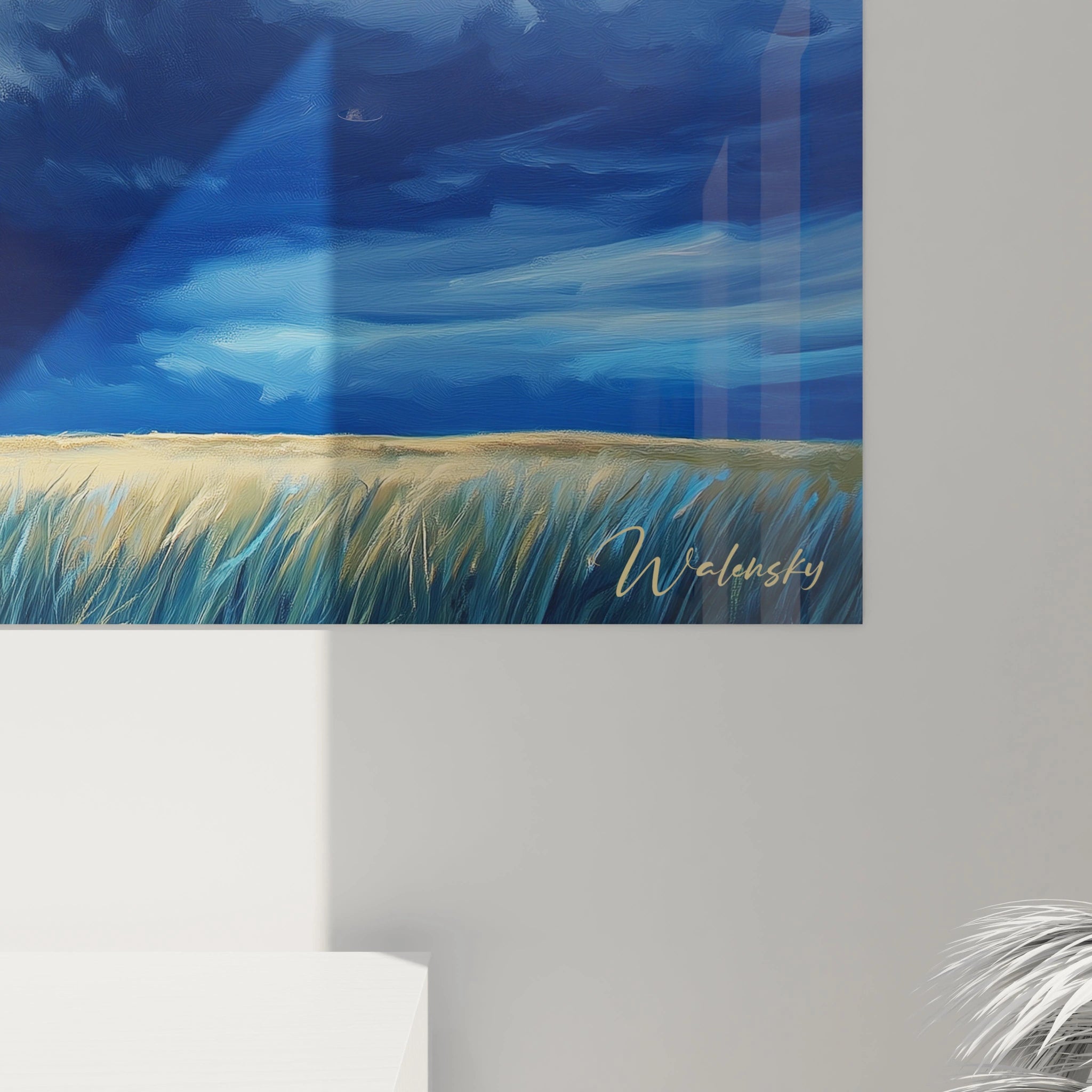 Un tableau ciel orageux dépeignant l'instant précis avant le déclenchement d'une tempête, avec des formations nuageuses majestueuses blanches et bleu intense contrastant avec un champ de blé doré, illustrant la confrontation saisissante entre forces célestes et terre cultivée.
