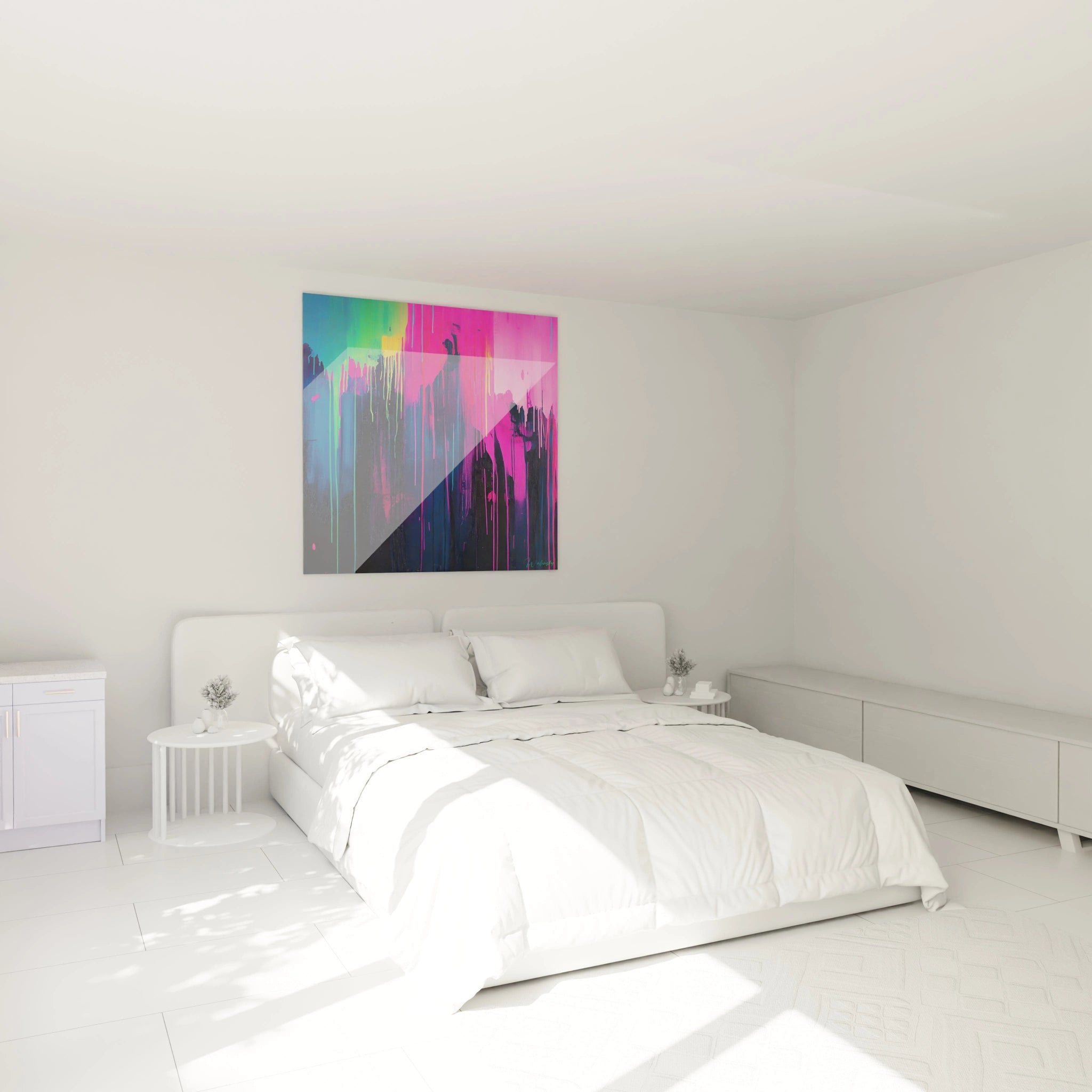 Un tableau néon urbain composé de lignes verticales fluides où le rose fuschia électrique contraste avec le bleu marine profond, évoquant une pluie de lumière nocturne avec ses dégradés et transitions chromatiques saisissantes.

