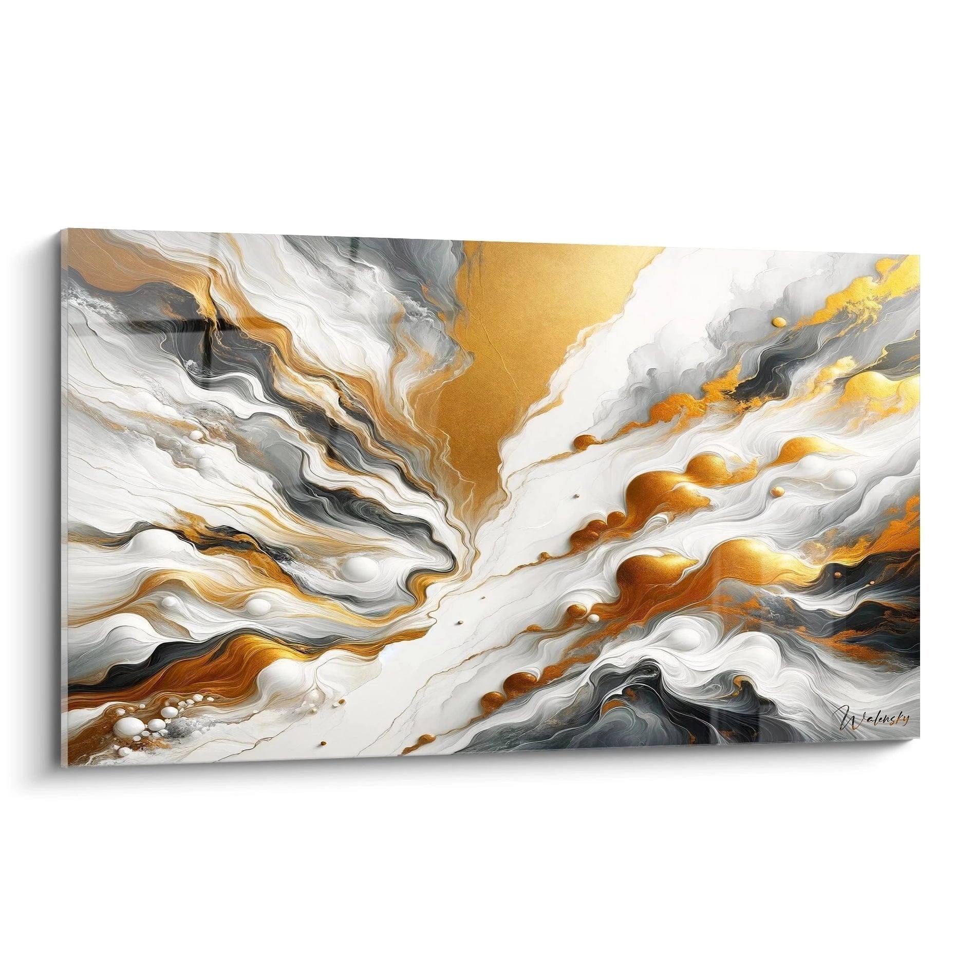 Tableau abstrait représentant des flux marbrés avec fissure centrale dorée. Palette restreinte de blanc immaculé, or métallique, gris anthracite et noir profond. Texture fluide avec zones brillantes et inclusions sphériques blanches. Composition asymétrique avec veines sinueuses et section médiane dorée créant un contraste lumineux.
