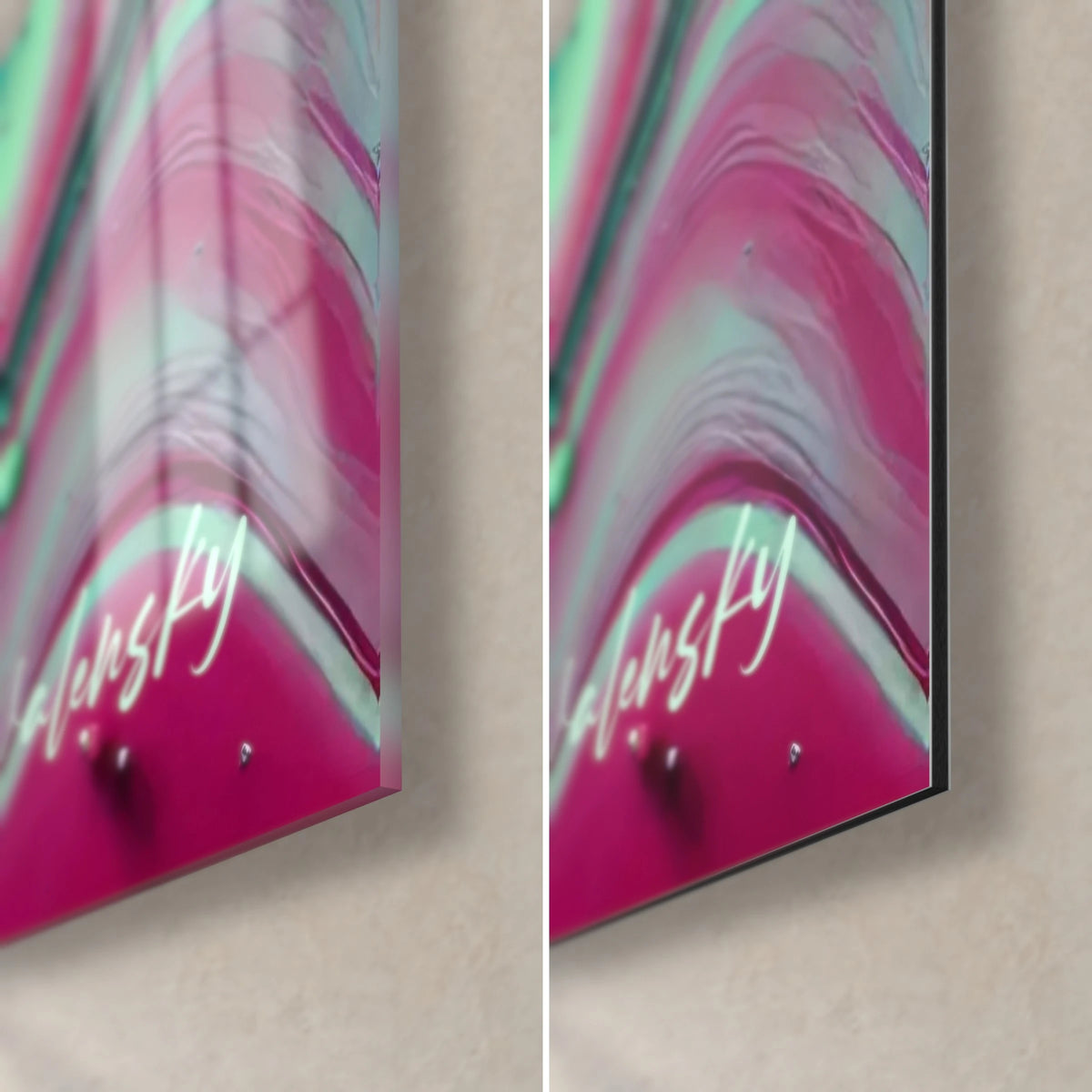Tableau époxy fuchsia profond veiné de menthe, coin bas droit : verre acrylique brillant à gauche, alu Dibond mat à droite