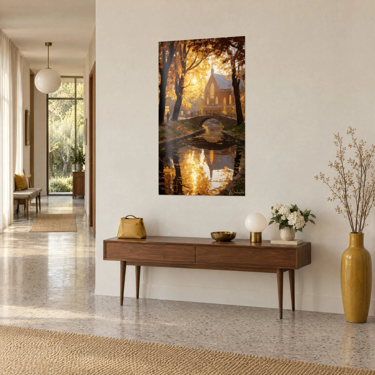 Tableau chapelle néogothique sous des érables dorés, rayons de soleil orange et brun profond, vue de trois-quarts sur une console en bois