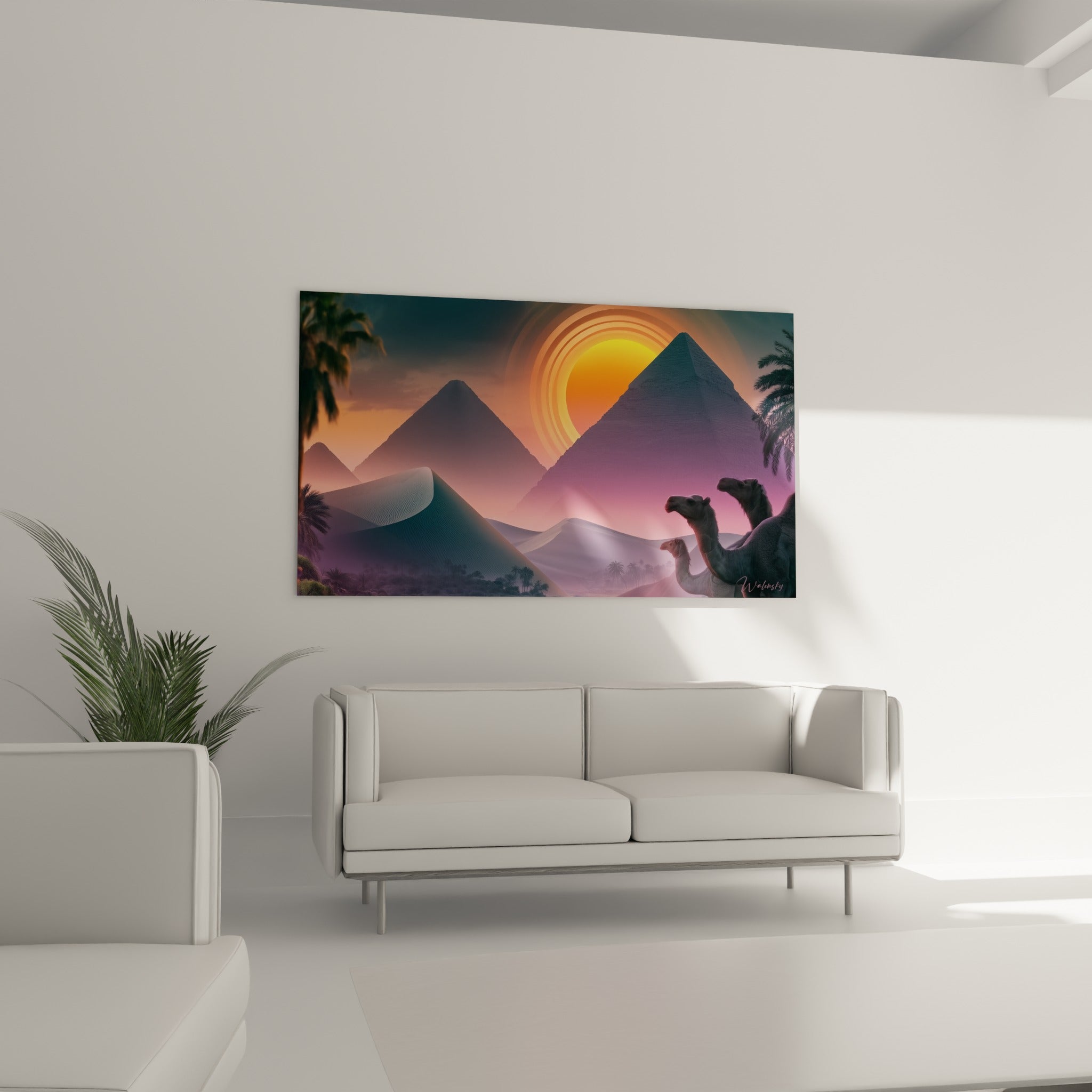 Coucher de soleil sur pyramides mauves et dorées, dunes stylisées, au-dessus d'un canapé dans un salon lumineux