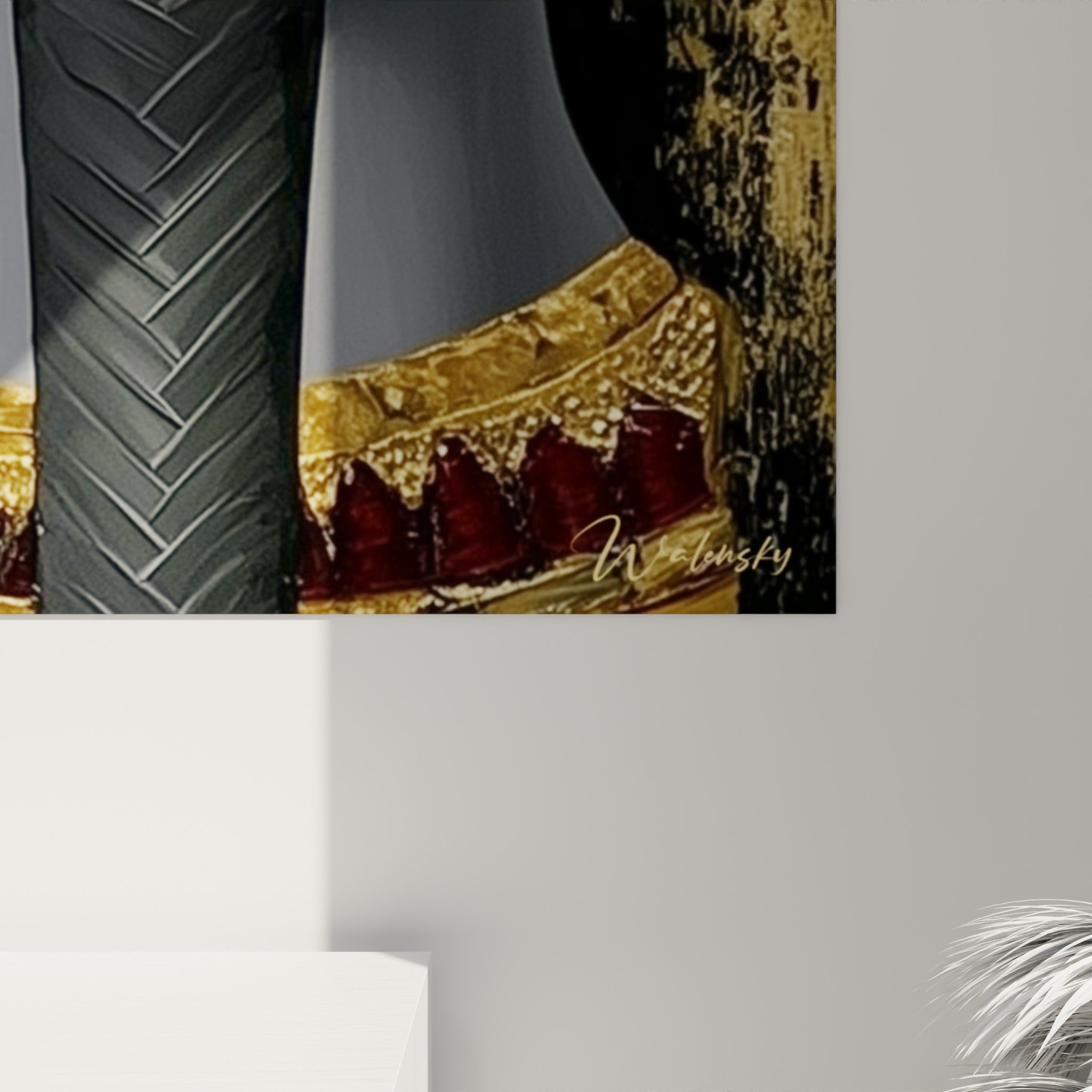Empâtements dorés épais et grain de peinture visible sur la coiffe et le front du pharaon gris