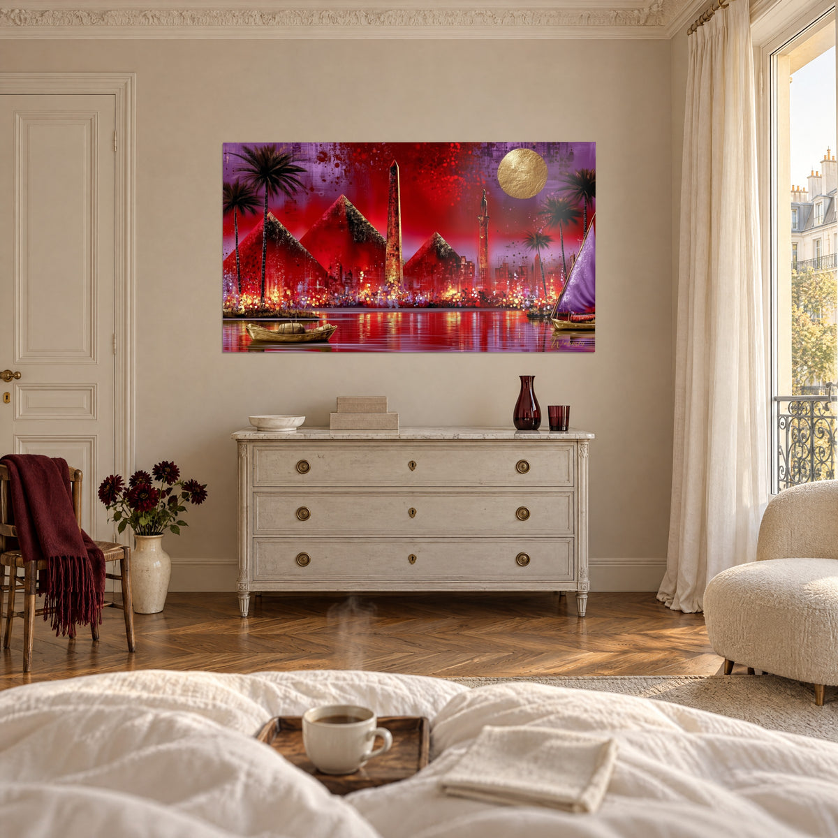 Cuadro Nilo a la luz de la luna, falucas doradas y reflejos rojos, cielo violeta, sobre una cama en un dormitorio luminoso