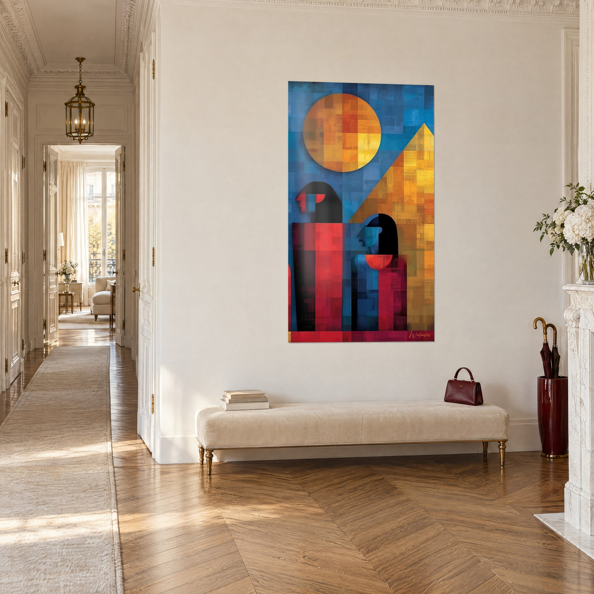 Tableau face à face de deux figures aux cheveux noirs, pyramide ocre et ciel bleu cobalt, dans l'entrée d'un appartement haussmannien