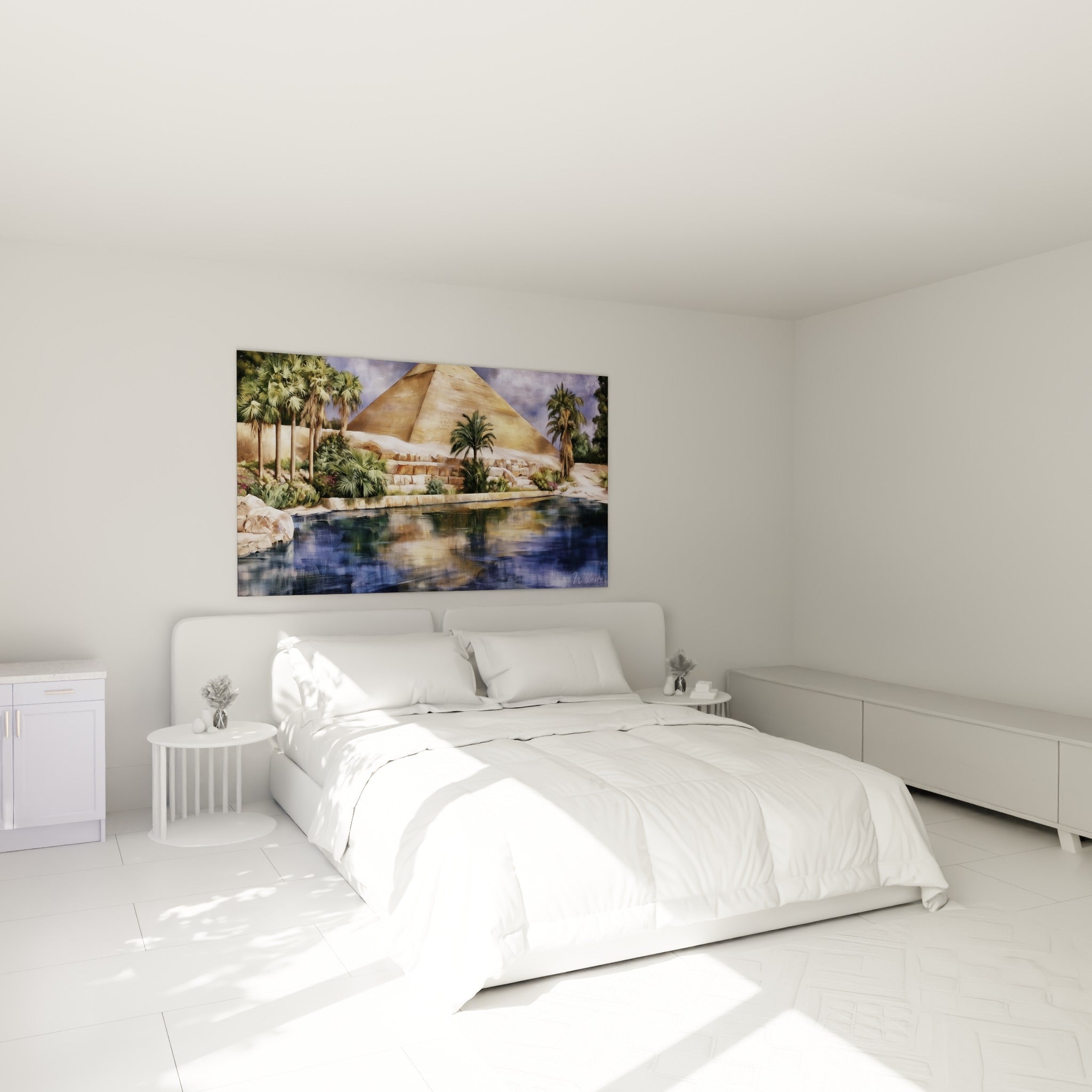 Palmiers verts et pyramide ocre se reflétant dans l'eau, au-dessus d'un lit dans une chambre claire