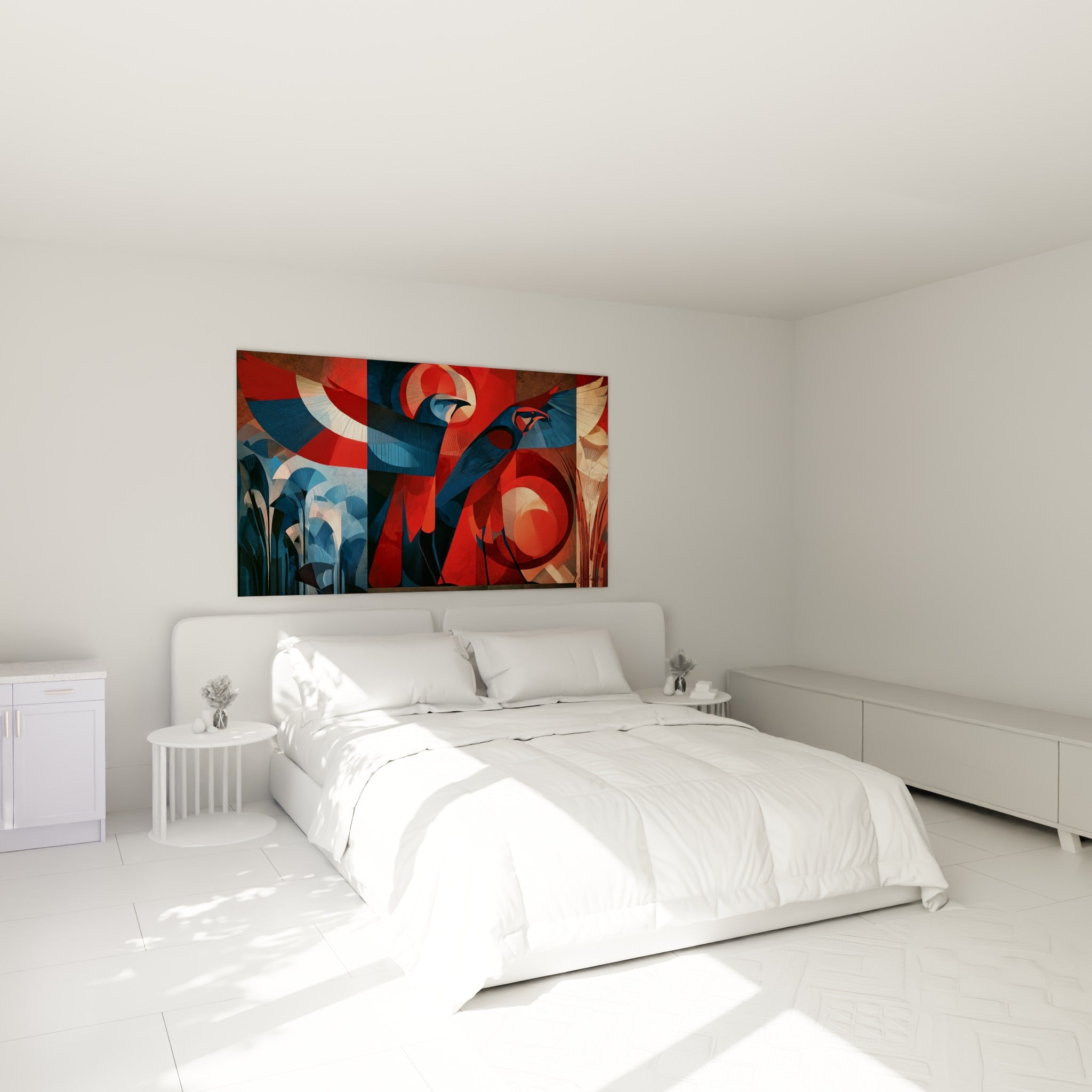 Rapaces stylisés bleu et terracotta accrochés au-dessus d'un lit dans une chambre claire