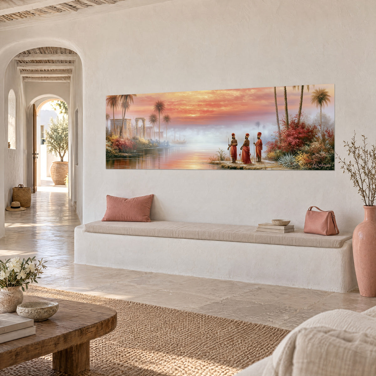 Cuadro río egipcio envuelto en bruma nacarada, cielo anaranjado, palmeras esbeltas y arbustos rojos en flor, sobre una pared blanca de una casa mediterránea