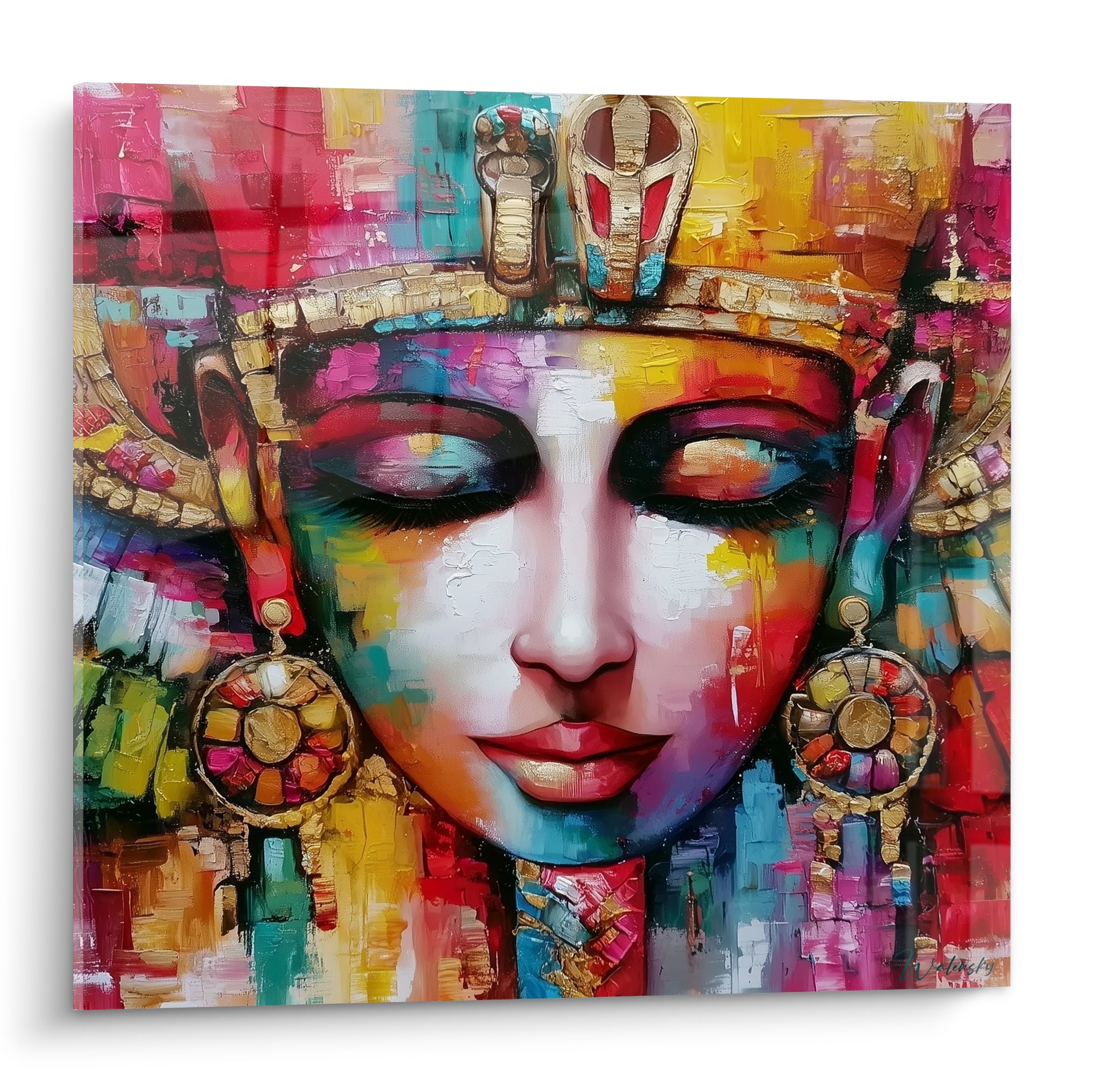 Pharaonne aux yeux clos, coiffe dorée et fuchsia, visage peint en camaïeu turquoise et corail