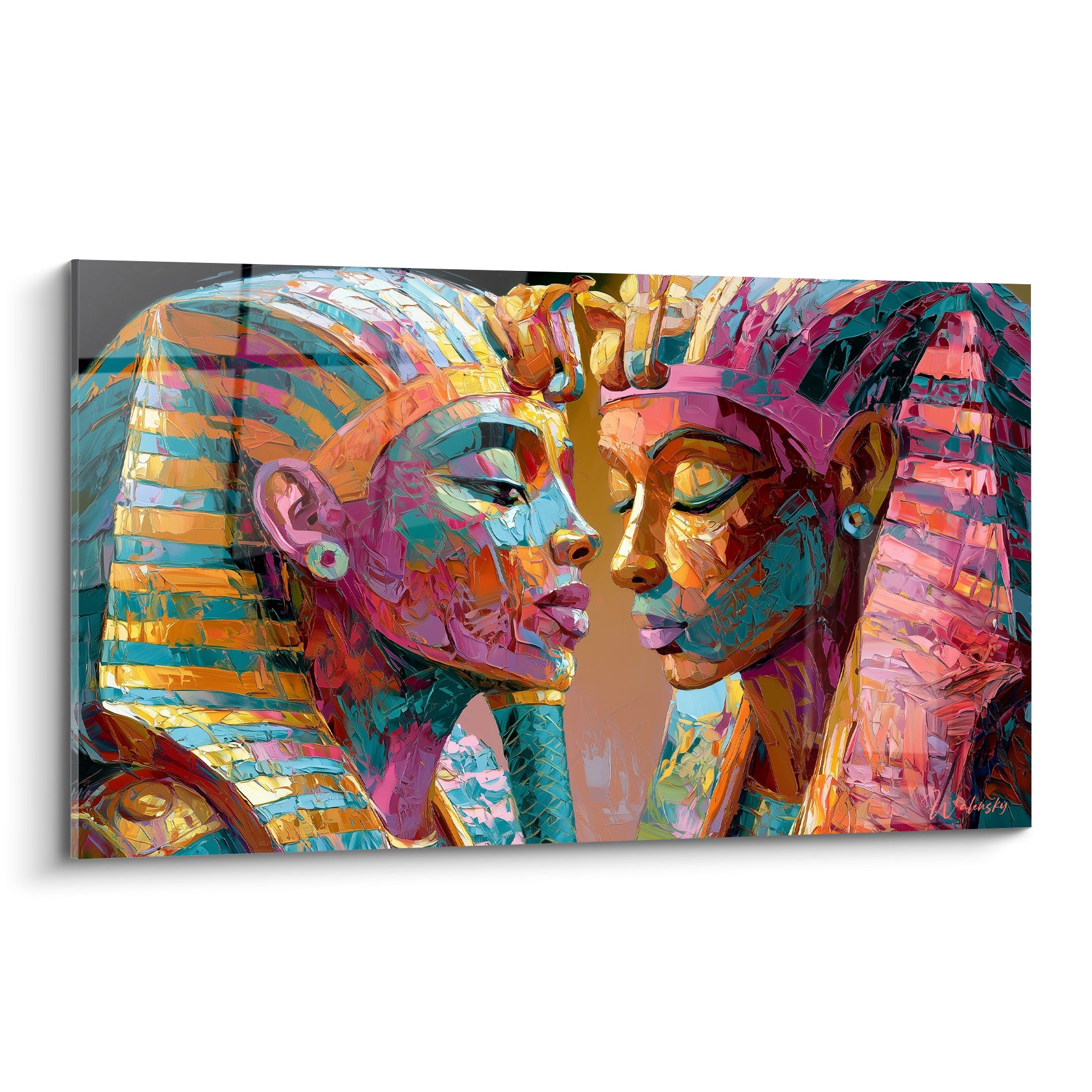 Deux pharaons égyptiens dorés et turquoise se font face, coiffes rayées et visages texturés en gros plan