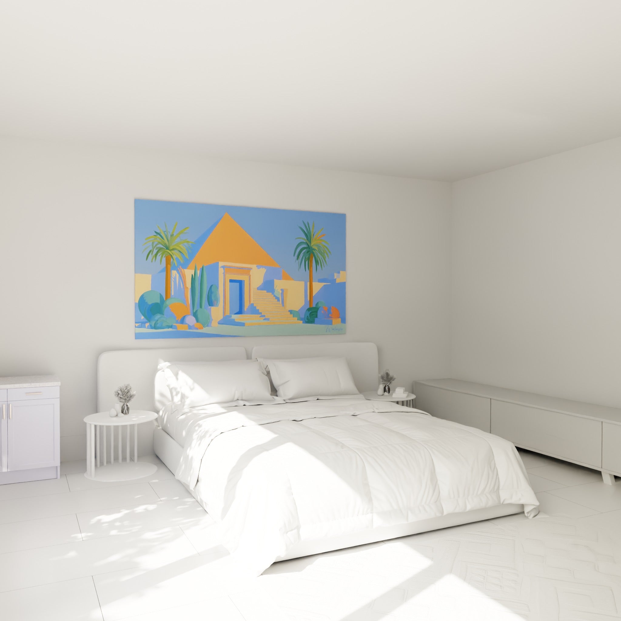 Palmiers verts encadrant une pyramide orange et un ciel bleu, accrochée au-dessus d'un lit dans une chambre claire