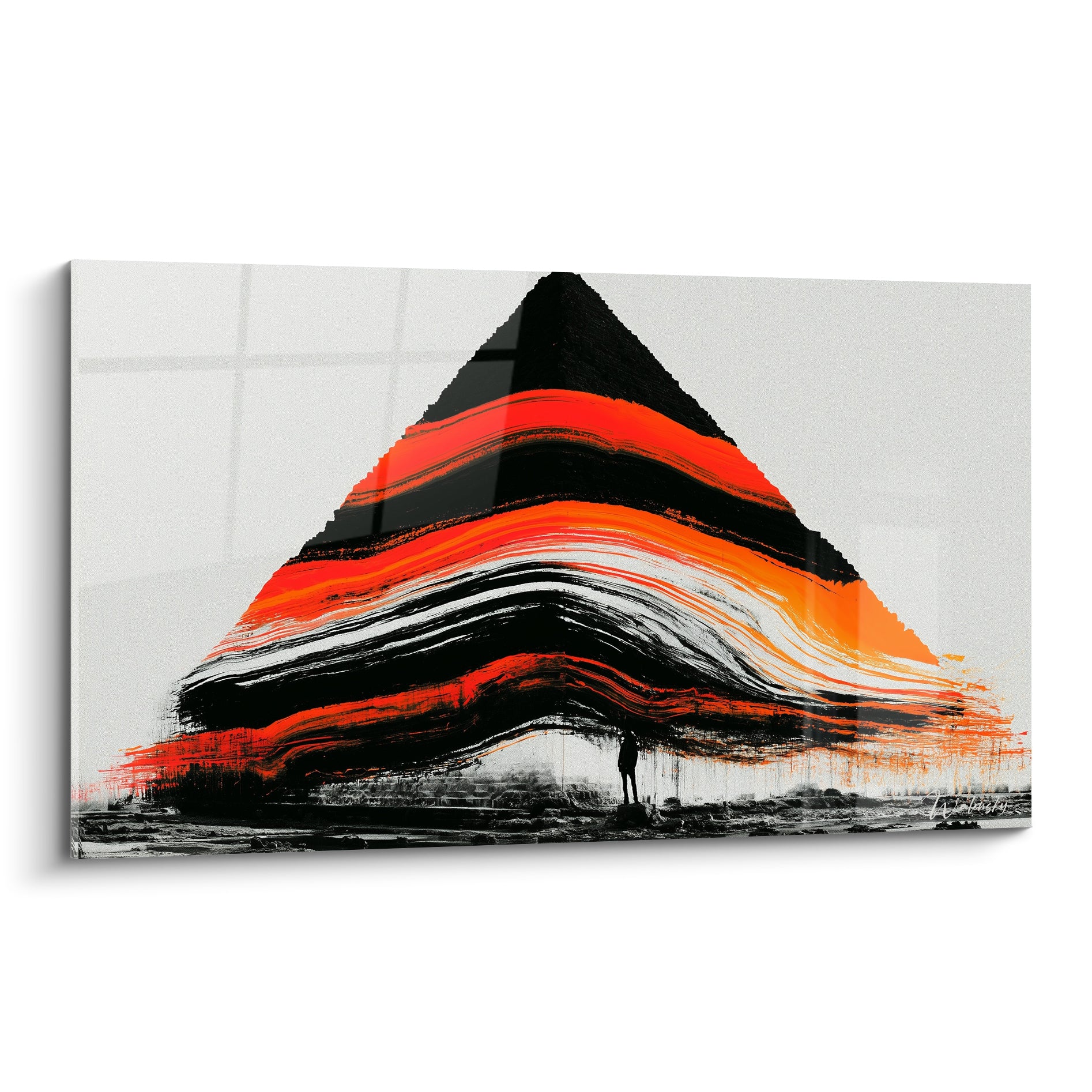 Pyramide égyptienne noire et orange fauve, silhouette au pied, vagues peintes en strates
