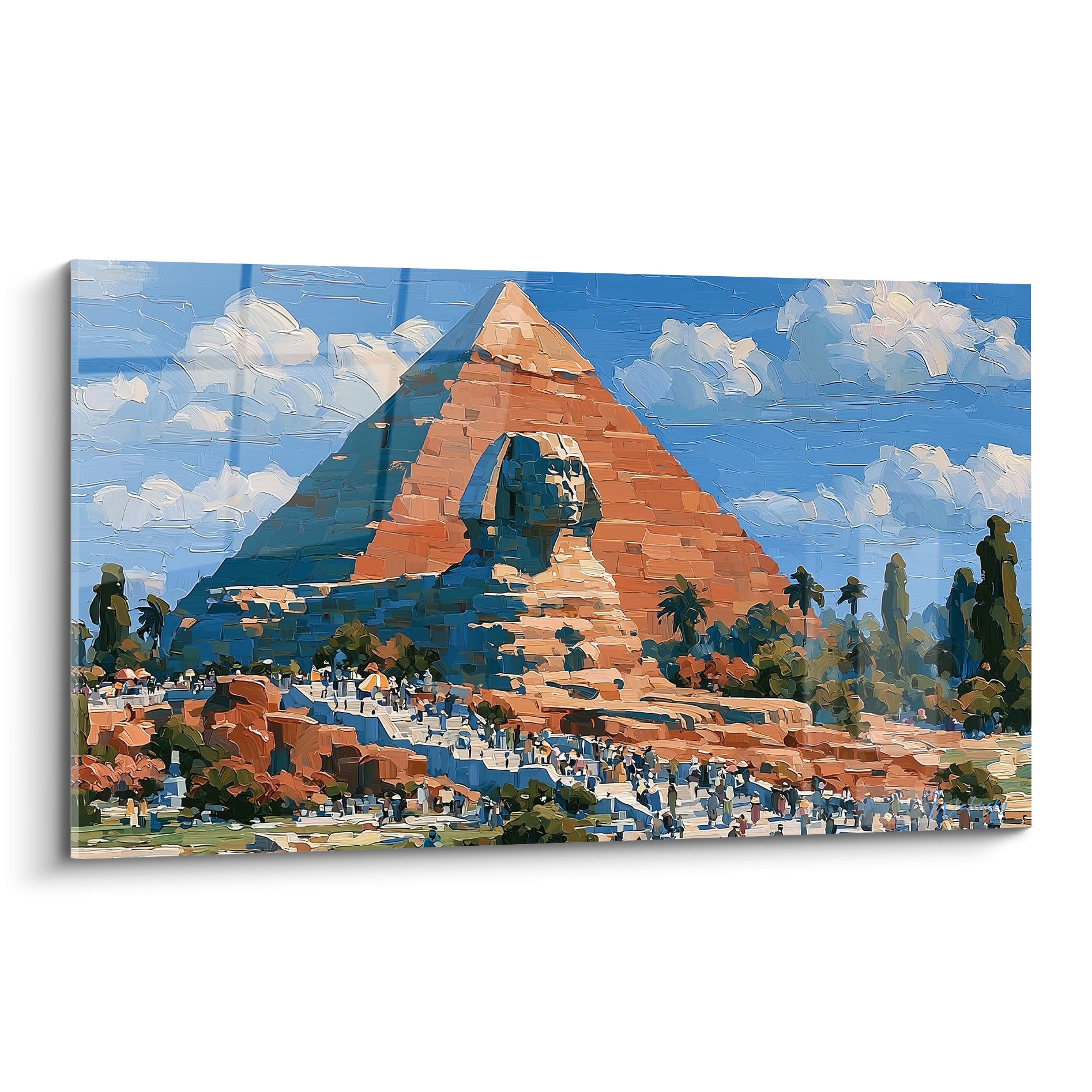 Pyramide ocre et sphinx bleu ardoise sous un ciel éclatant, foule gravissant les marches de pierre