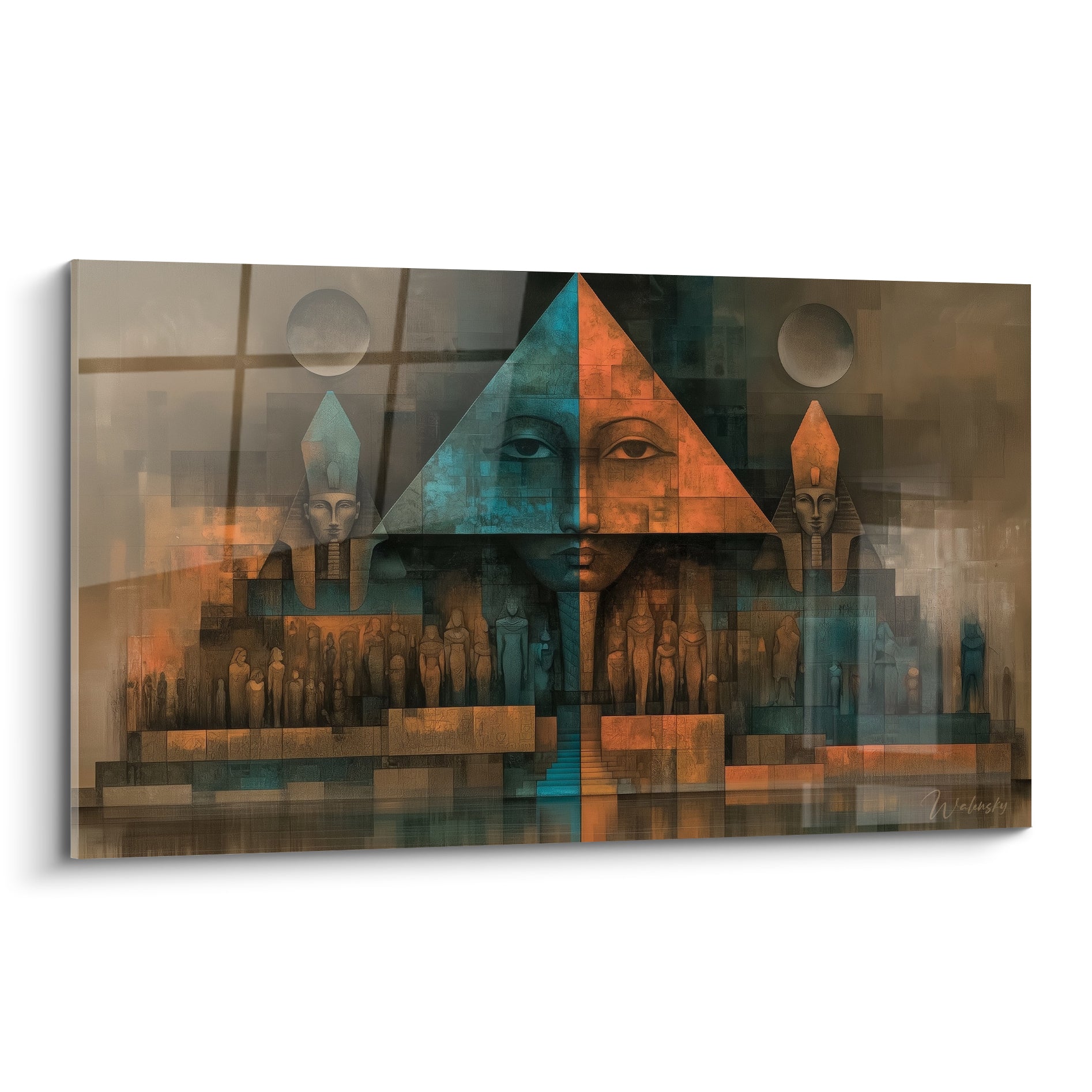 Visage pharaonique fendu entre ocre et bleu pétrole surmontant une pyramide égyptienne texturée