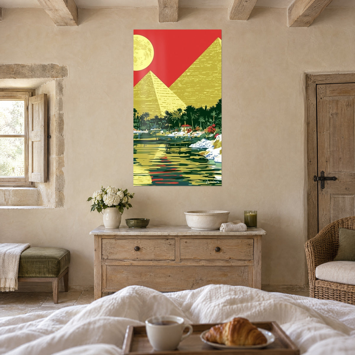 Quadro palmeto sulla riva del Nilo, luna giallo pallido su sfondo rosso, rive bianche, di fronte a una camera da letto luminosa, sopra un letto in una camera da letto luminosa