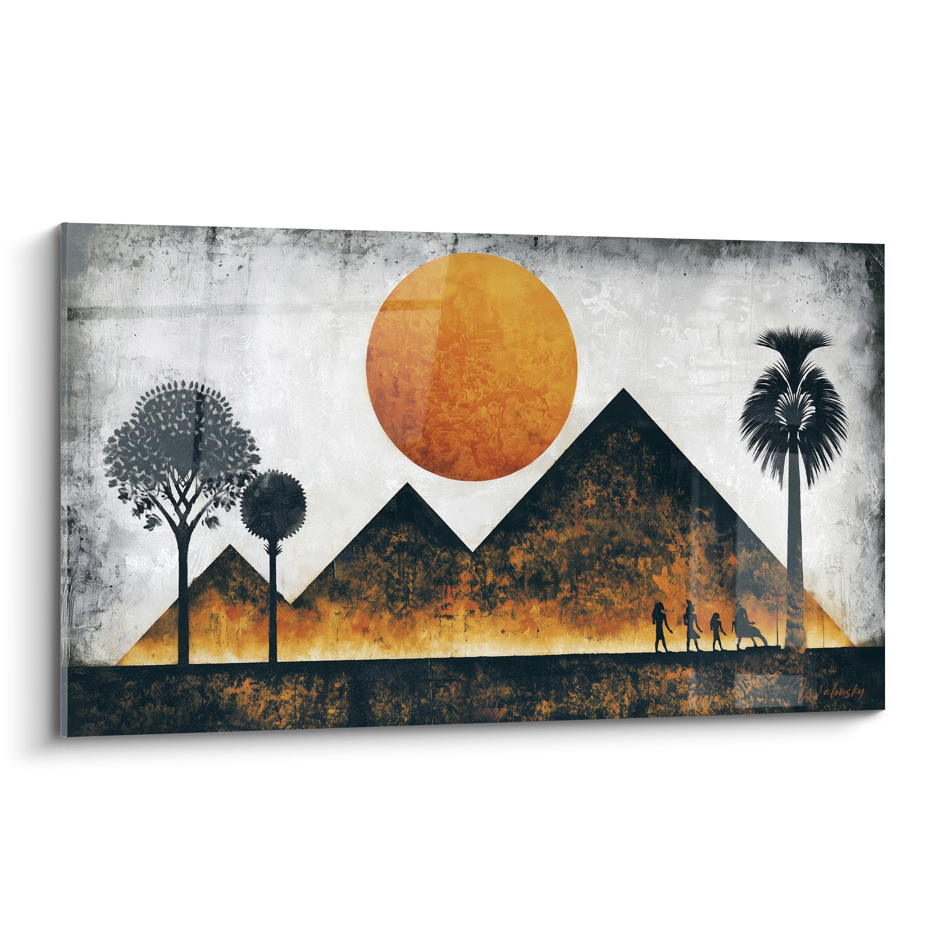 Pyramides ocre et noires sous un soleil orange, caravane silhouettée traversant le désert égyptien