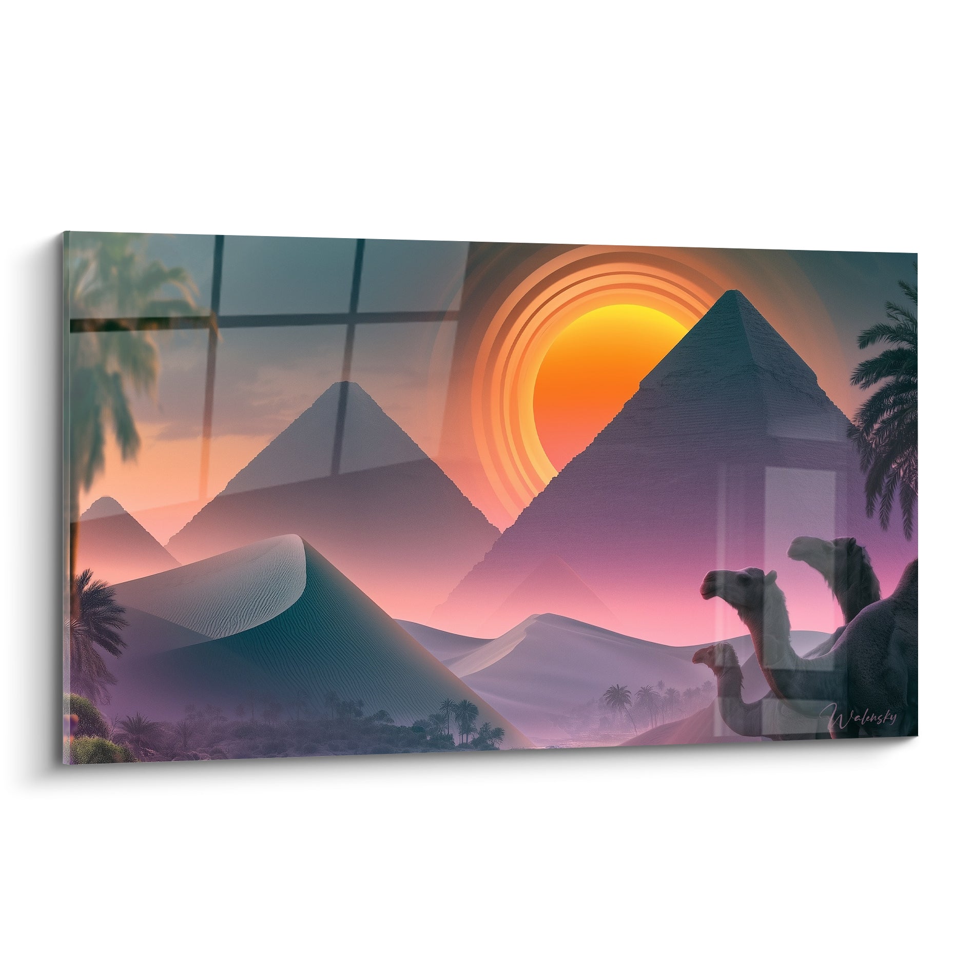 Pyramides violettes et soleil orangé encerclé d'un halo doré, dromadaires en silhouette sur dunes bleutées