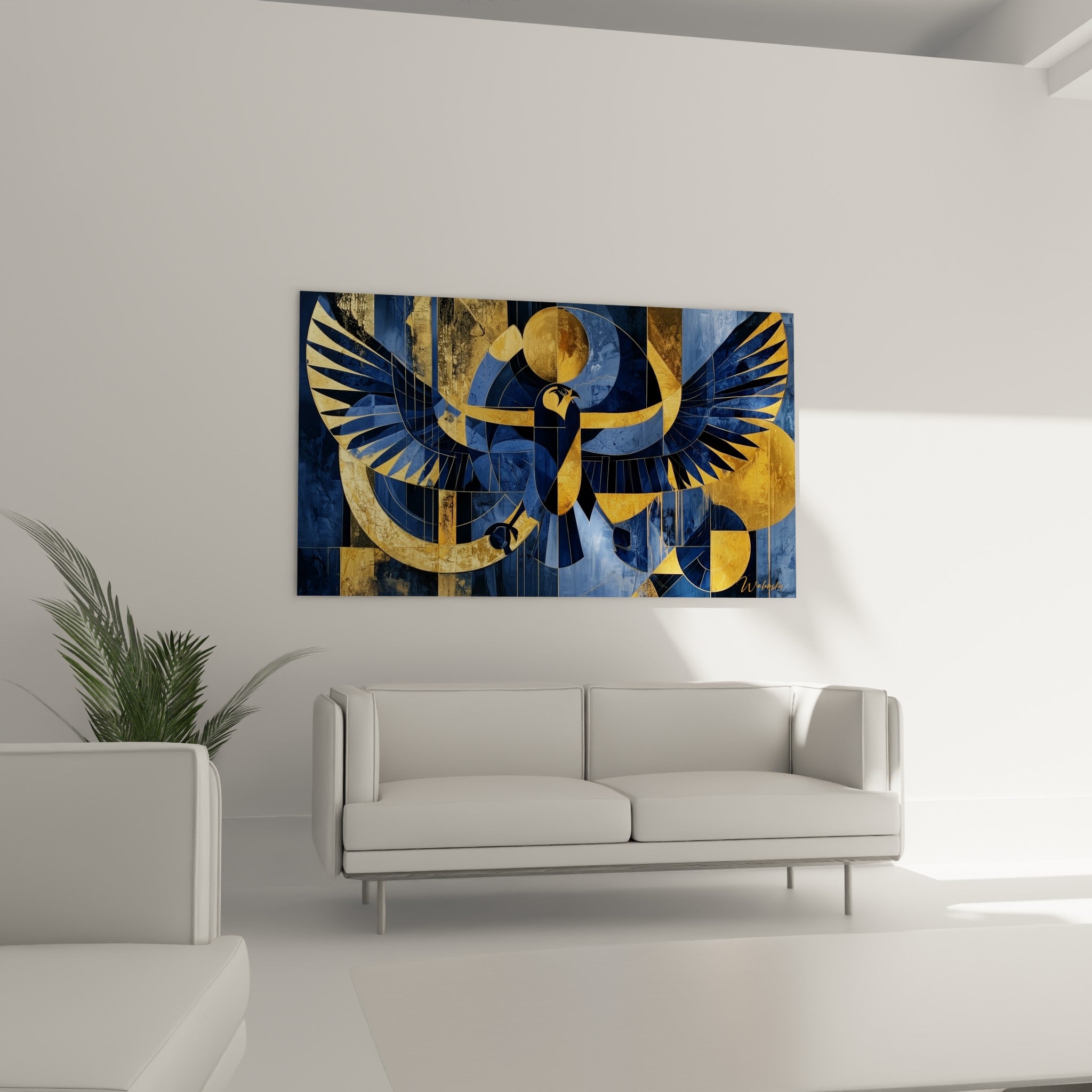 Rapace mythologique bleu nuit et or, silhouette géométrique, au-dessus d'un canapé dans un salon lumineux
