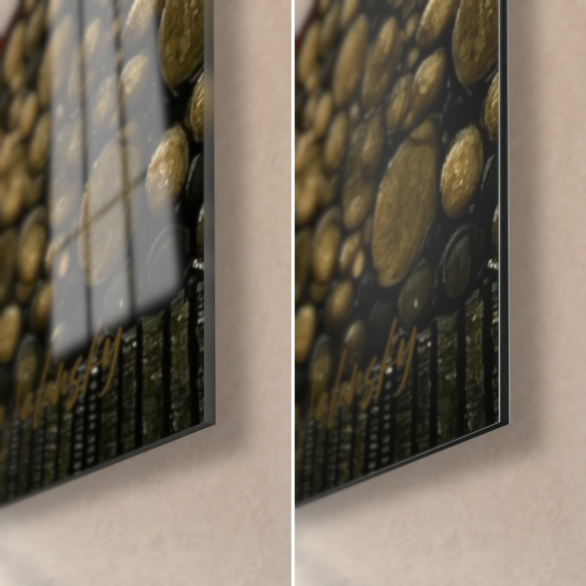 Cuadro ojo egipcio en negro y oro, cuentas doradas en relieve, esquina inferior derecha: cristal acrílico brillante y aluminio Dibond mate