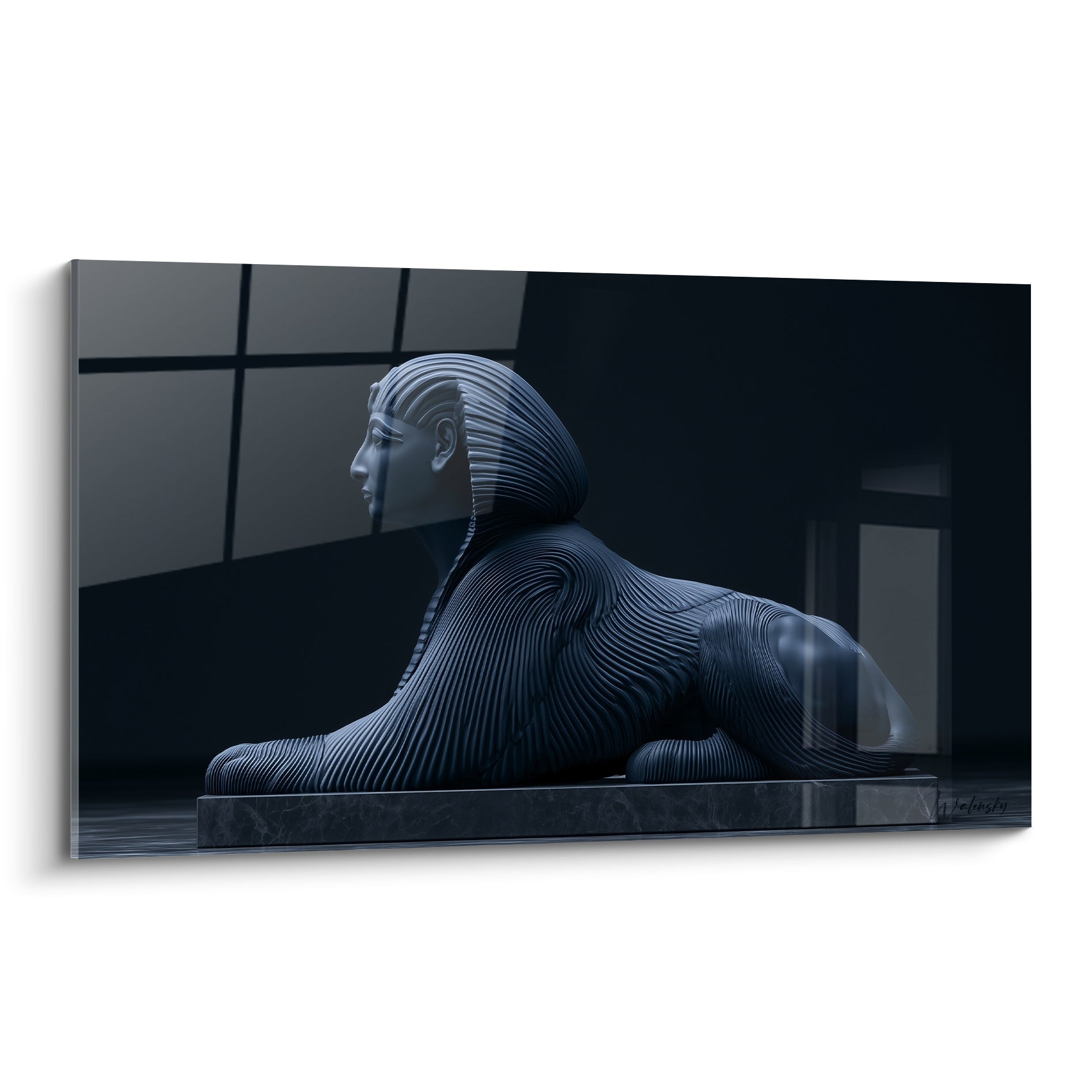 Sphinx sculpté bleu nuit et anthracite allongé sur socle de marbre sombre
