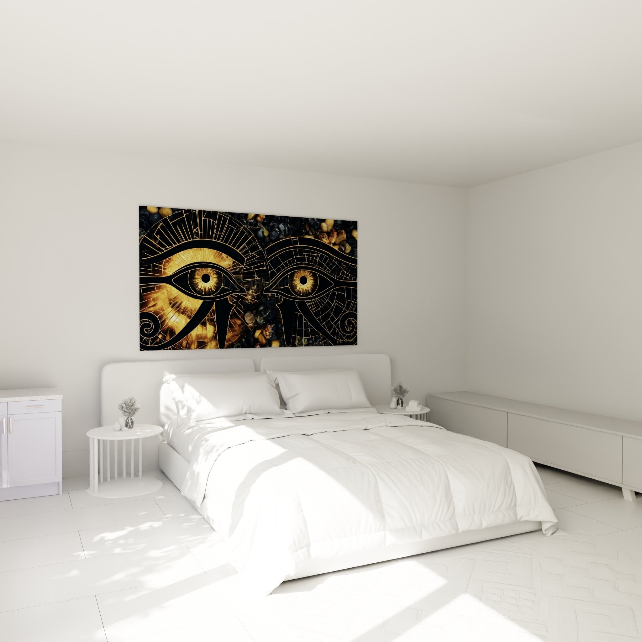 Symbole égyptien doré et noir de l'œil d'Horus au-dessus d'un lit dans une chambre claire