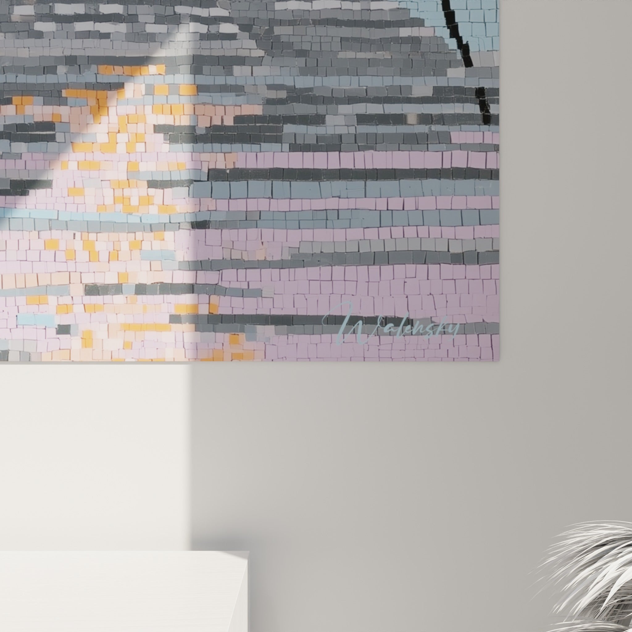 Tesselles bleu pastel et orange composant les reflets d'eau et la pierre grise des pyramides égyptiennes
