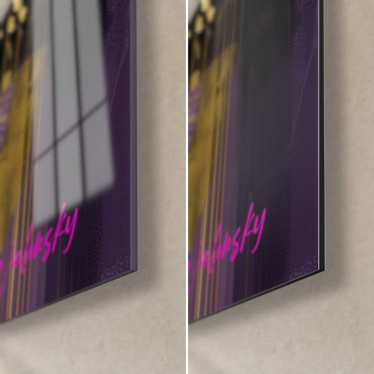 Cuadro reinas egipcias en morado y oro, esquina inferior derecha: cristal acrílico brillante a la izquierda, aluminio Dibond mate a la derecha