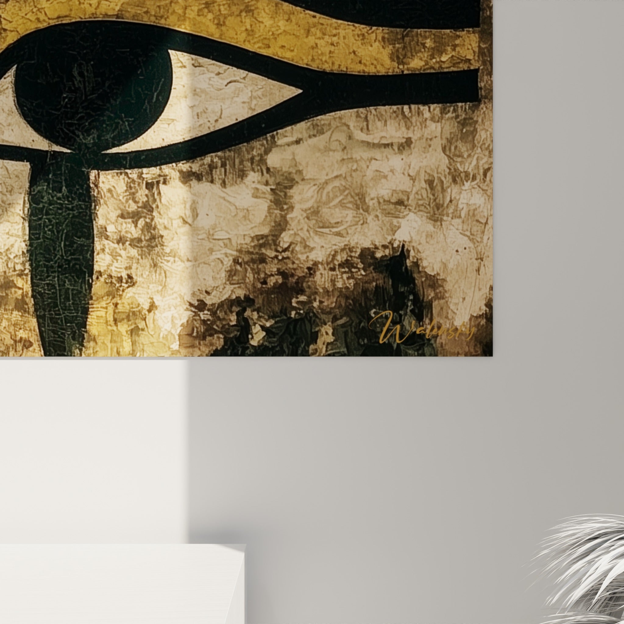 Texture picturale rugueuse en doré et brun, empâtements visibles sur ce tableau egypte accroché au mur