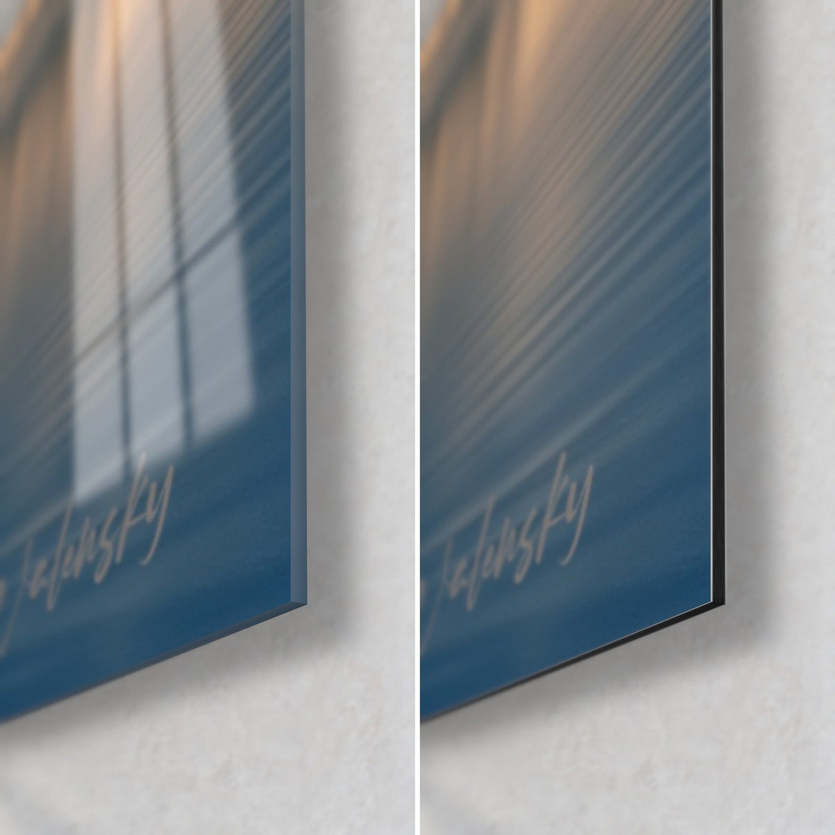 Wall art Nile boat in deep blue and pale gold, bottom right corner: glossy acrylic glass on the left, matte Dibond aluminium on the right