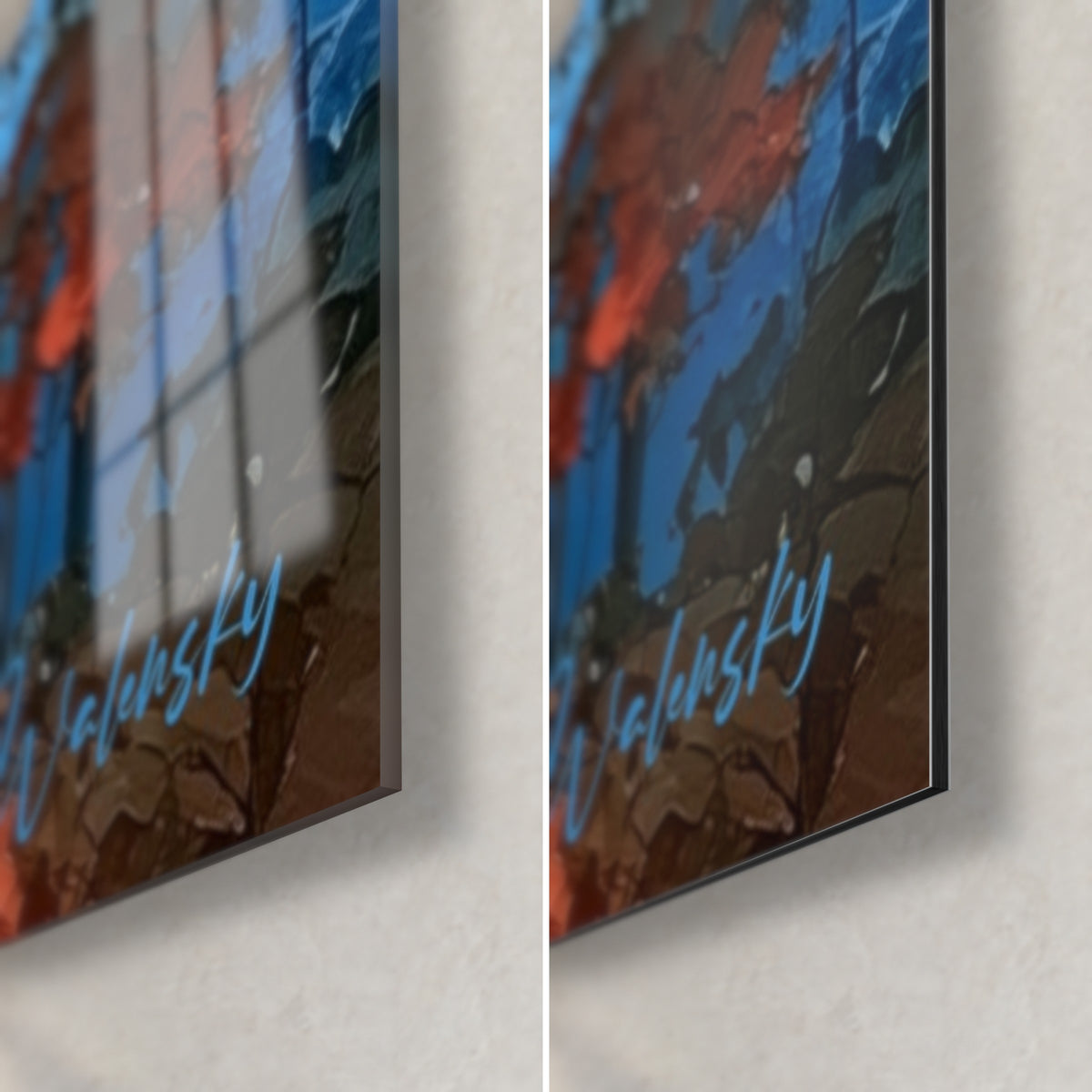 Cuadro de pirámides azules en pintura gruesa, esquina inferior derecha, firma turquesa, cristal brillante a la izquierda, Dibond mate a la derecha