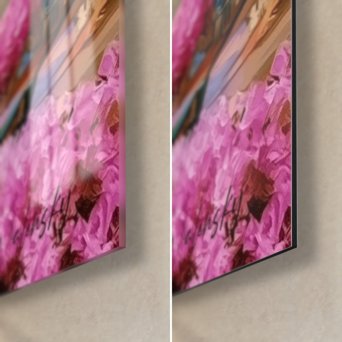 Schilderij roze Nijl en gouden piramides, rechtsonder: fuchsiakleurige bloemen in reliëf, handtekening, glanzend glas links, mat zwart Dibond rechts