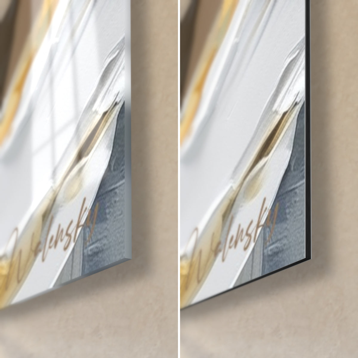 Schilderij Egyptische koningin met gouden hoofdband, rechteronderhoek: glanzend acrylglas met reflecties links, mat zwart Dibond-aluminium rechts