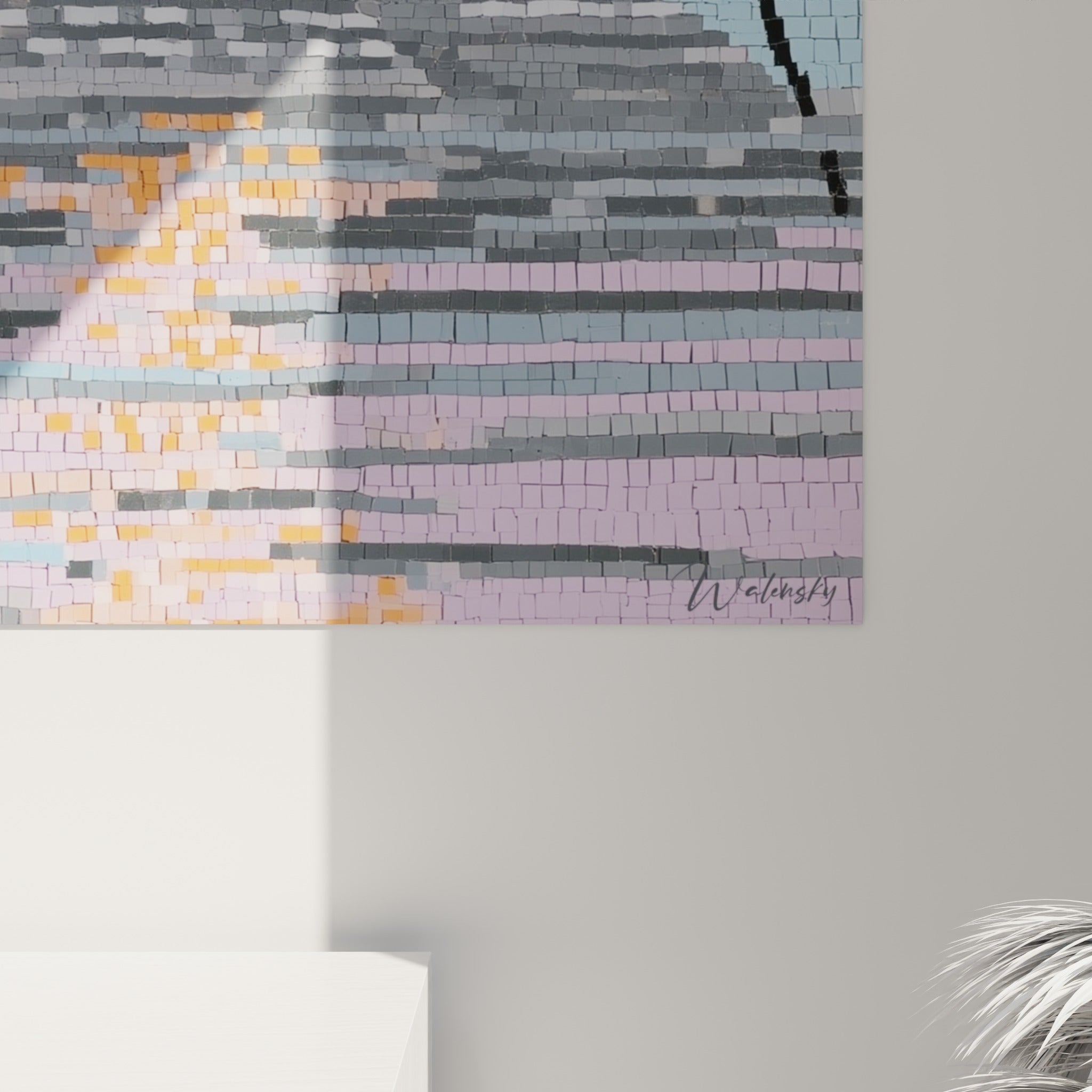 Texture mosaïque rapprochée montrant les tesselles orange, bleu pastel et grises des pyramides égyptiennes