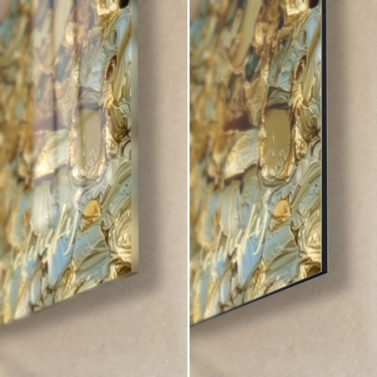 Tableau visage de reine dorée, coin bas droit en verre acrylique brillant aux reflets et en alu Dibond mat, tranche de 3 mm, or et bleu glacier