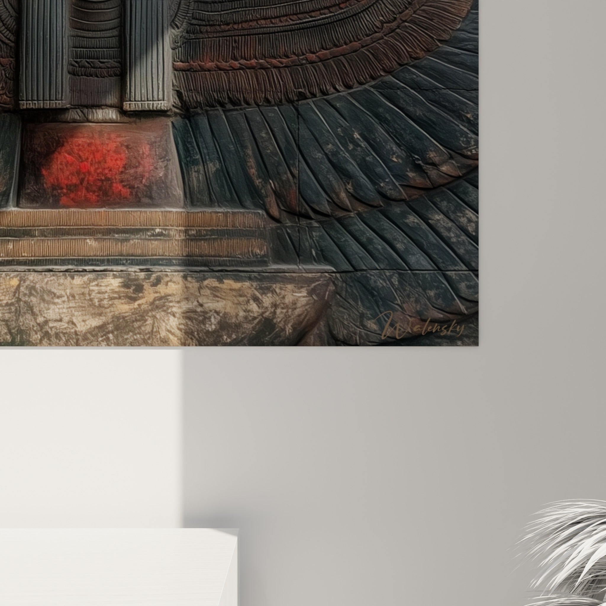 Empâtements et grain pierreux du disque solaire rouge et des ailes gravées anthracite