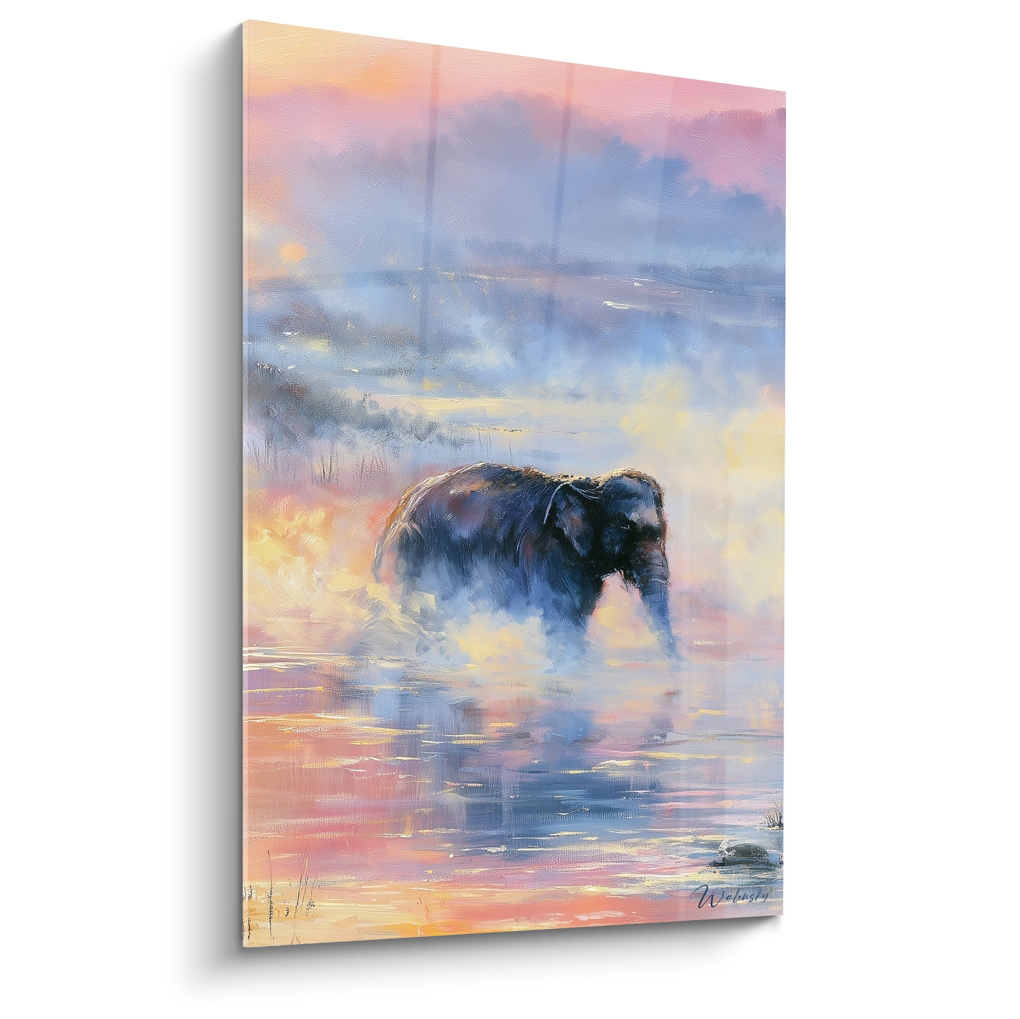 Éléphant sombre traversant une eau calme dans une brume rose et bleu pastel