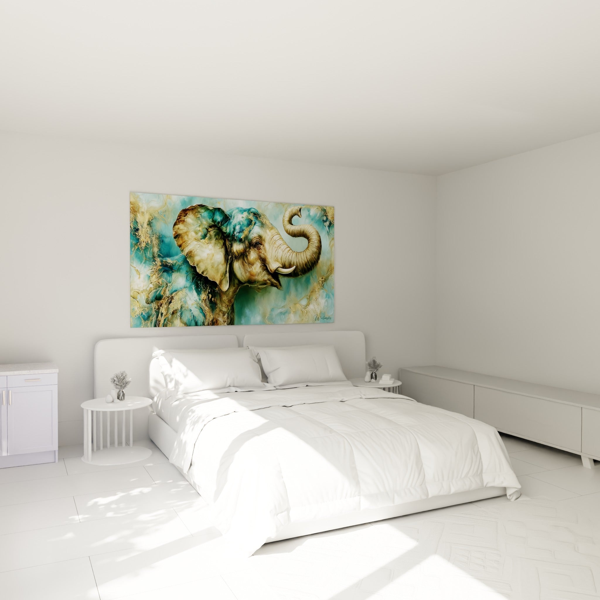 Trompe enroulée d'un éléphant turquoise et beige doré, au-dessus d'un lit dans une chambre claire.
