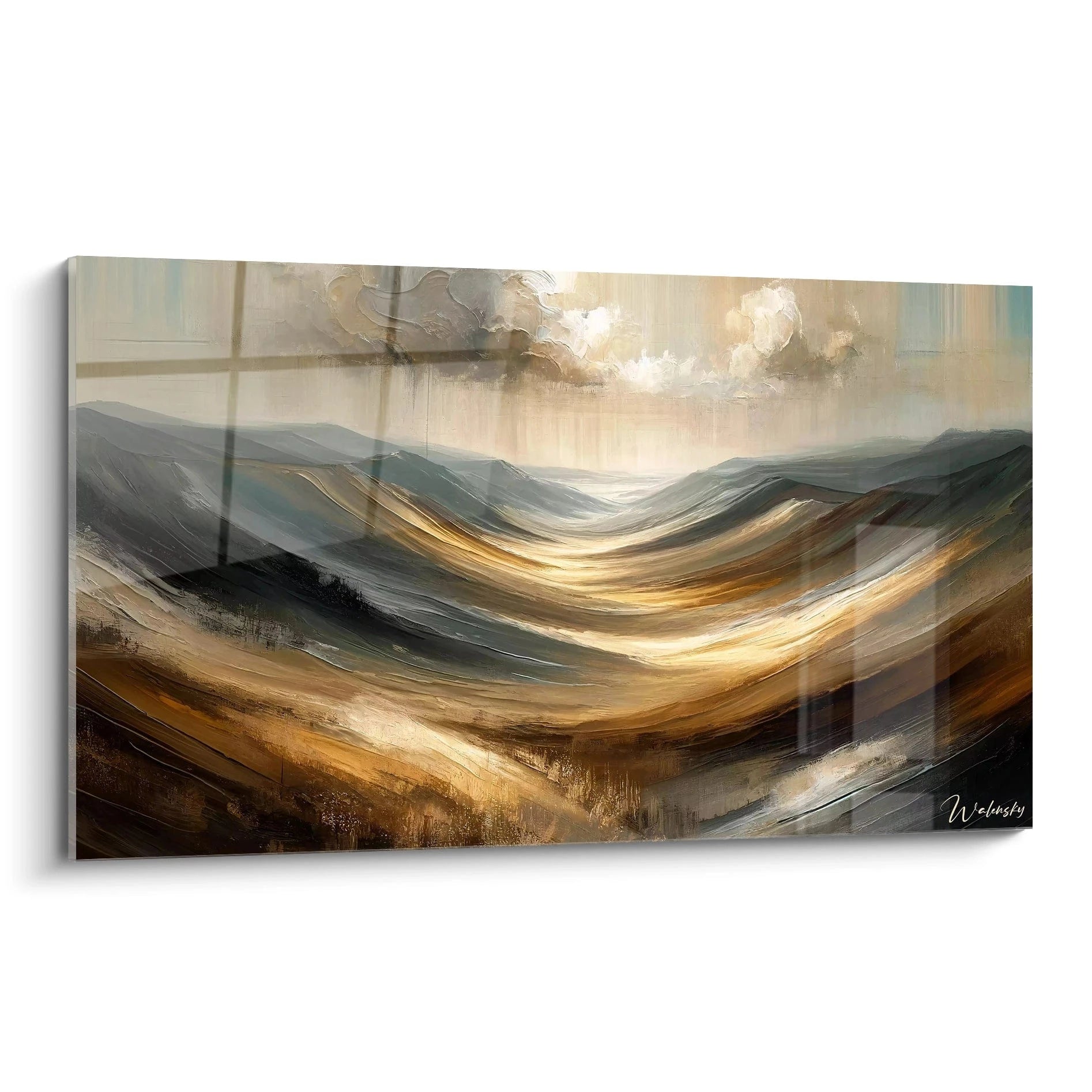 Un tableau abstrait de vallée ondulante aux contours fluides. Dominé par des teintes or, gris-bleu, beige et terre d'ombre. La texture présente des coups de pinceau horizontaux et courbes créant un effet de vagues dans le paysage, avec une lumière dorée centrale contrastant avec les montagnes sombres et un ciel nuageux lumineux.
