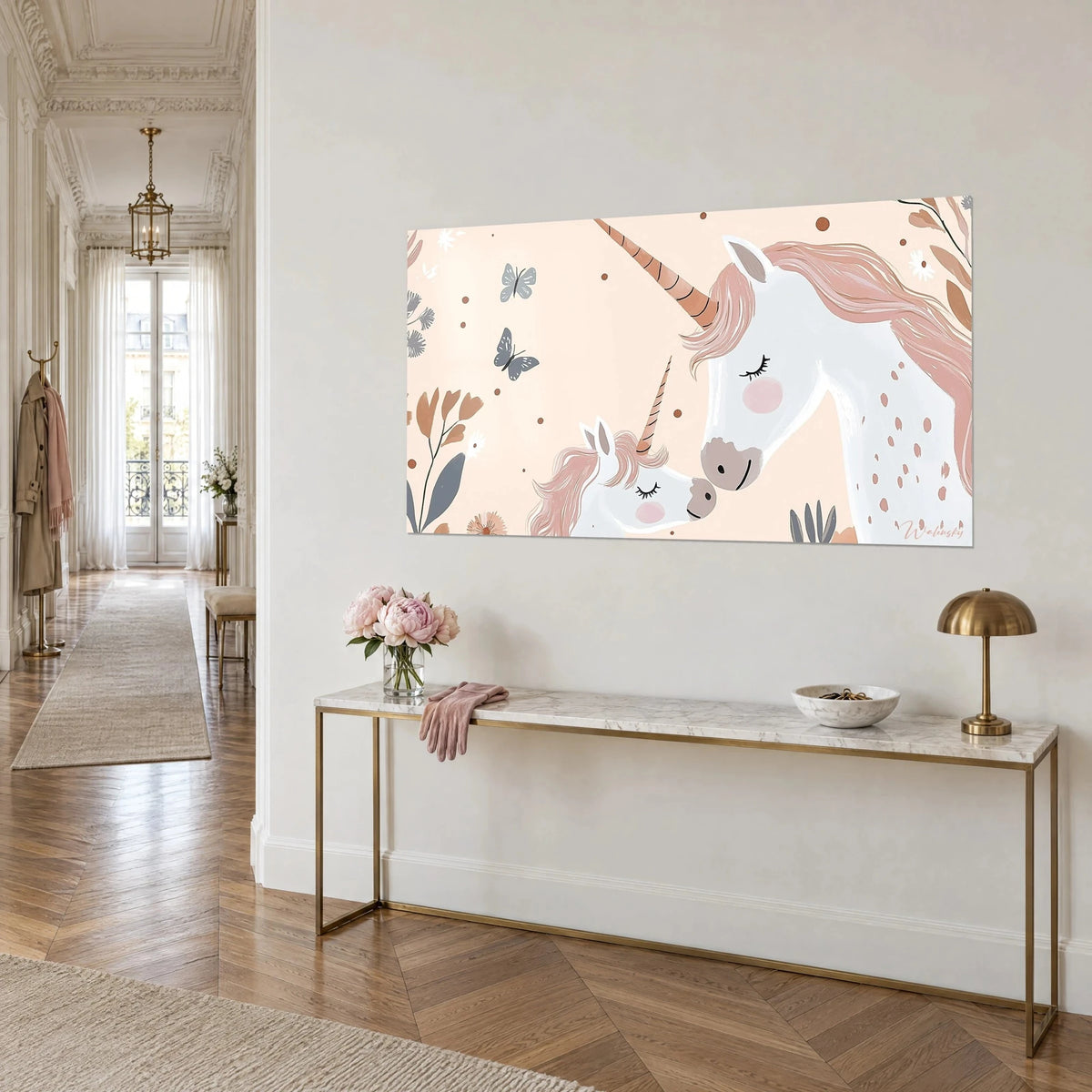 Gemälde Mutterstute und Fohlen mit kupferfarben gestreiftem Horn, rosige Wangen, graue Schmetterlinge auf pfirsichfarbenem Grund, goldene Haussmann-Konsole